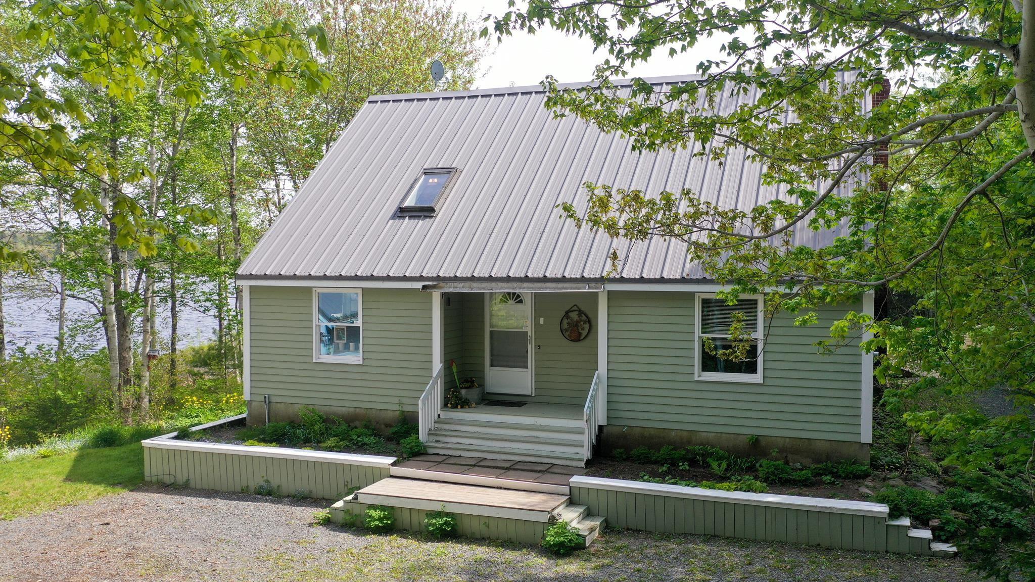 $699,900.00: 530 Methals Road, Black River Lake