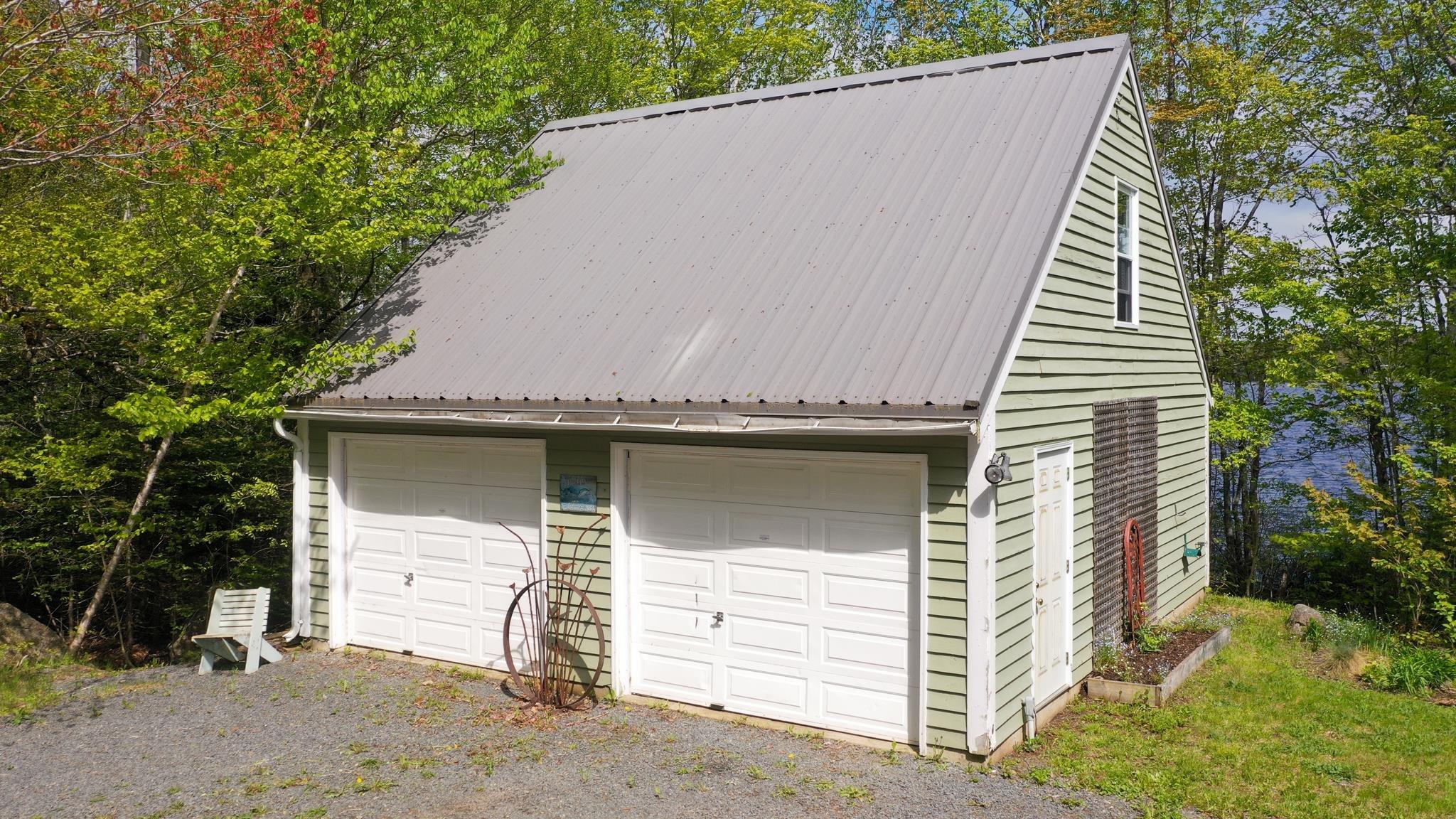 $699,900.00: 530 Methals Road, Black River Lake