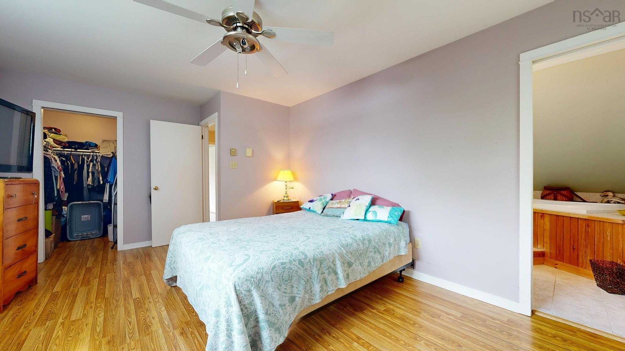 $699,900.00: 530 Methals Road, Black River Lake