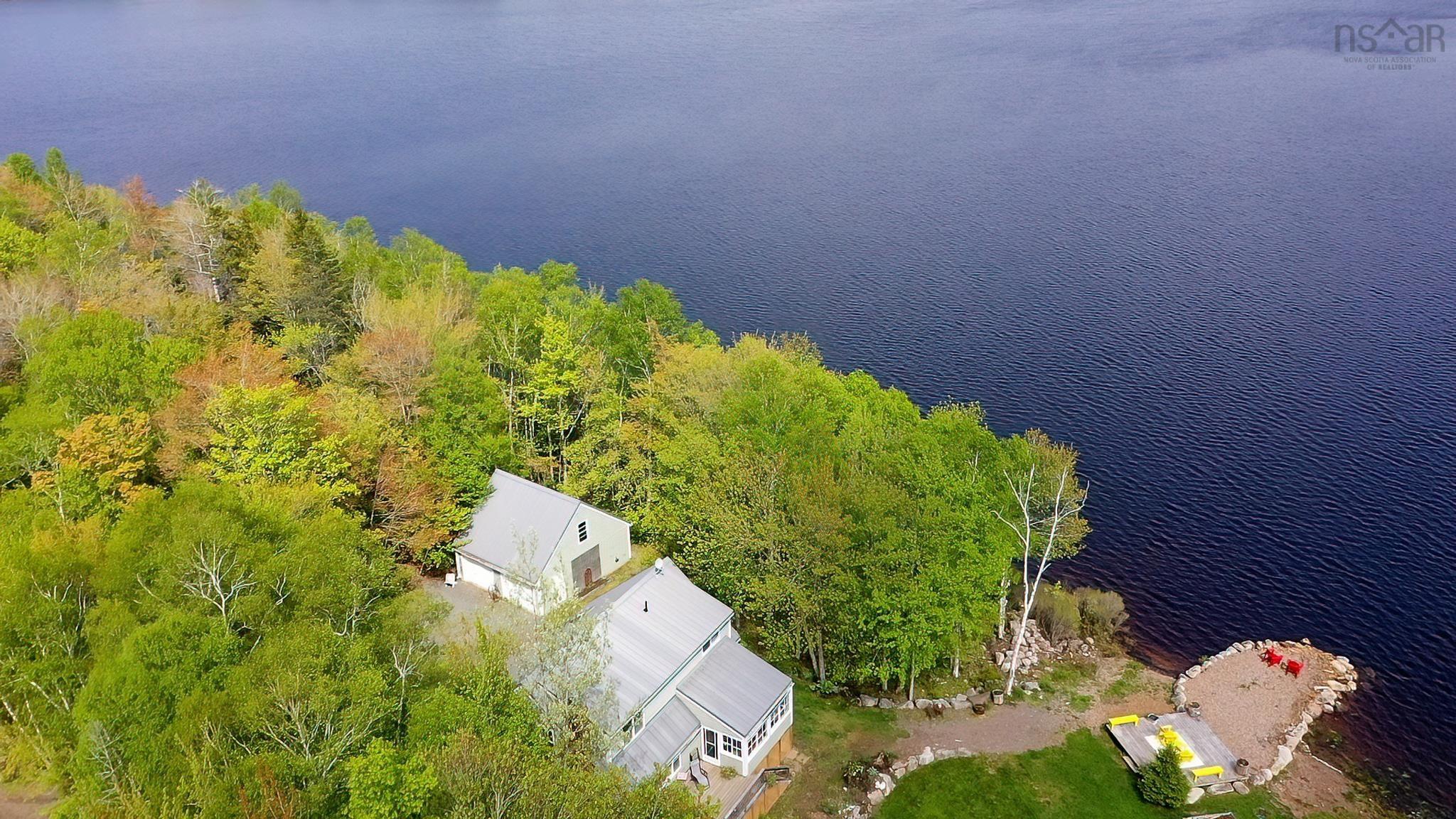 $699,900.00: 530 Methals Road, Black River Lake