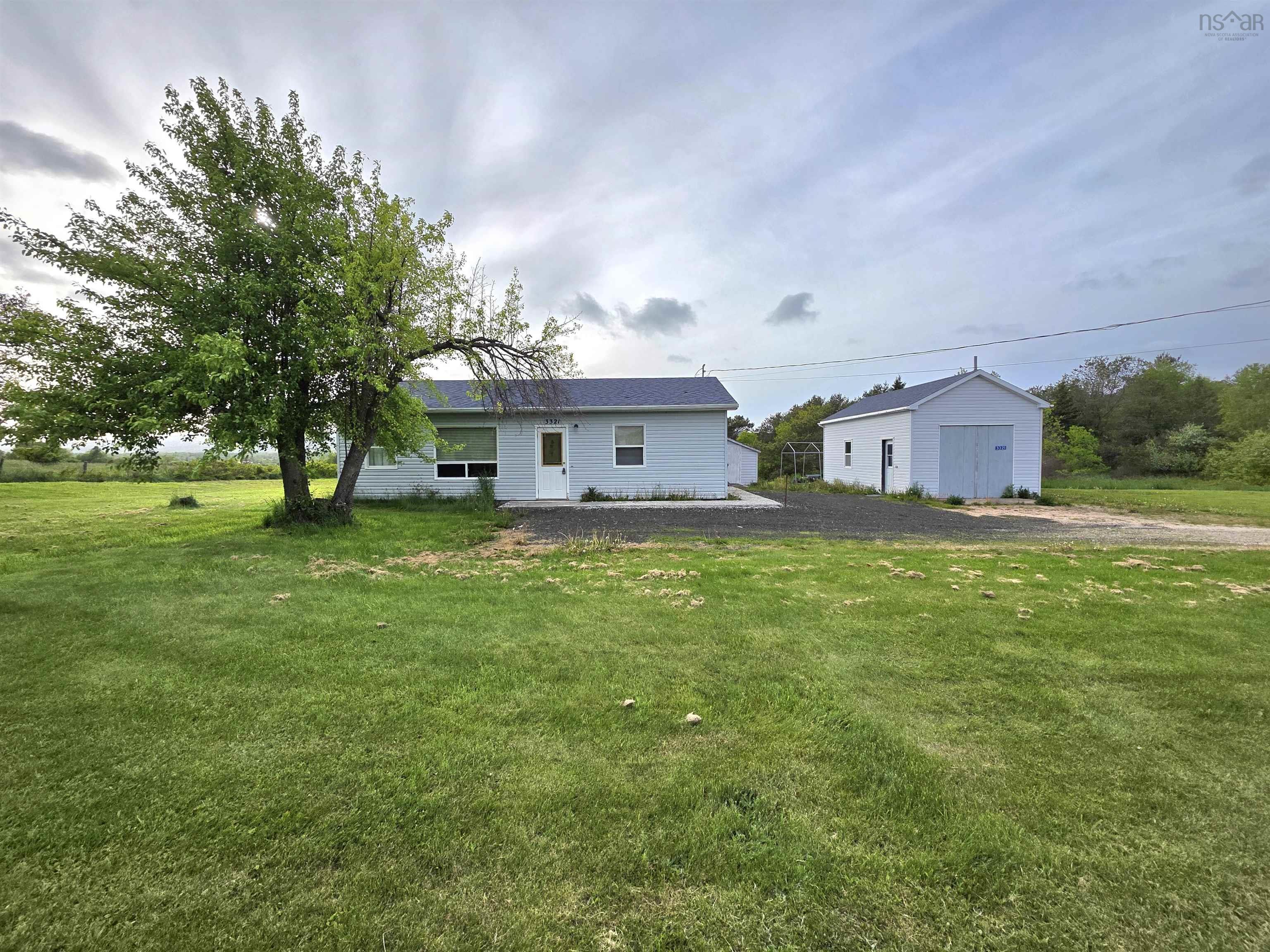 $299,900.00: 3321 Highway 201, Centrelea