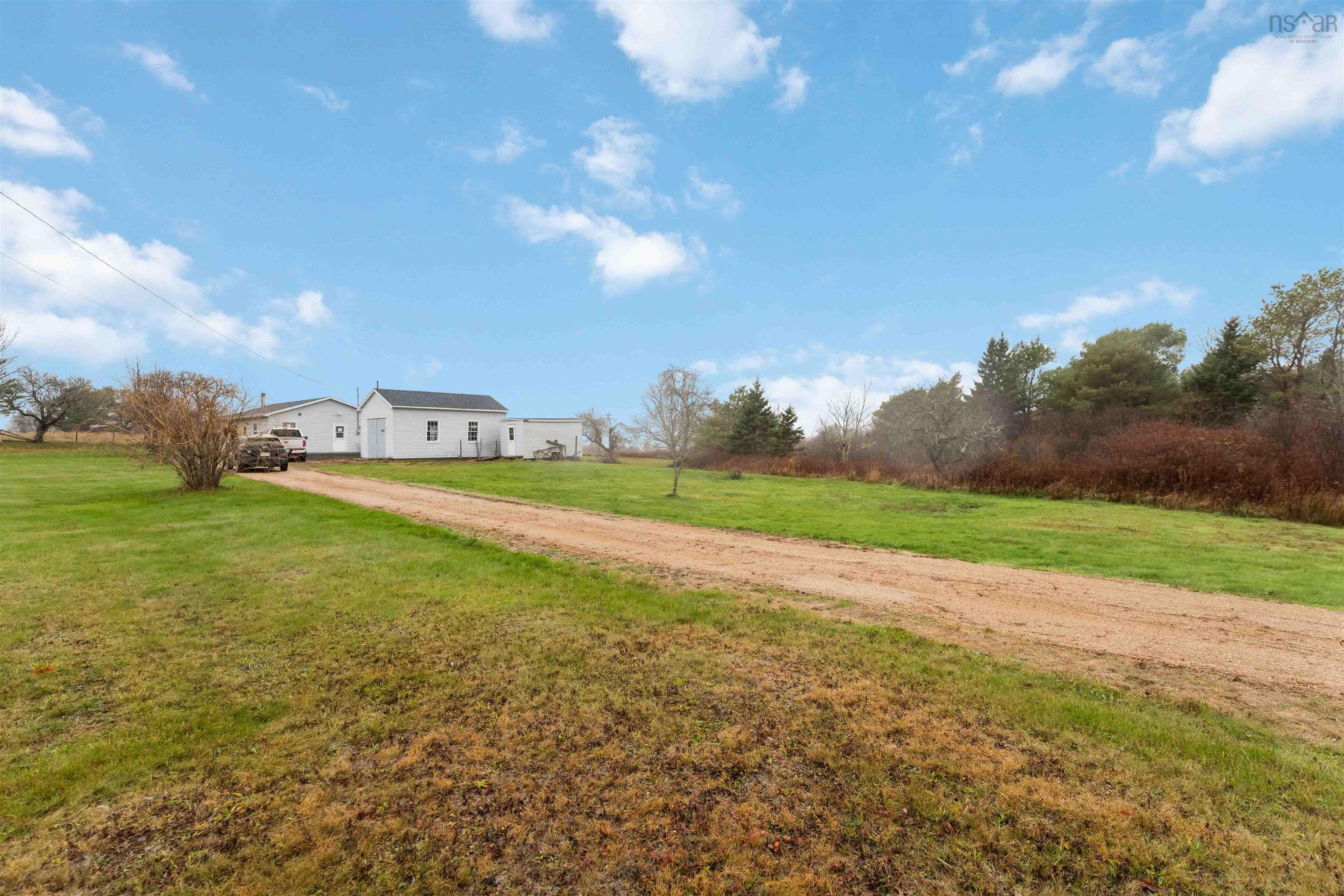 $299,900.00: 3321 Highway 201, Centrelea
