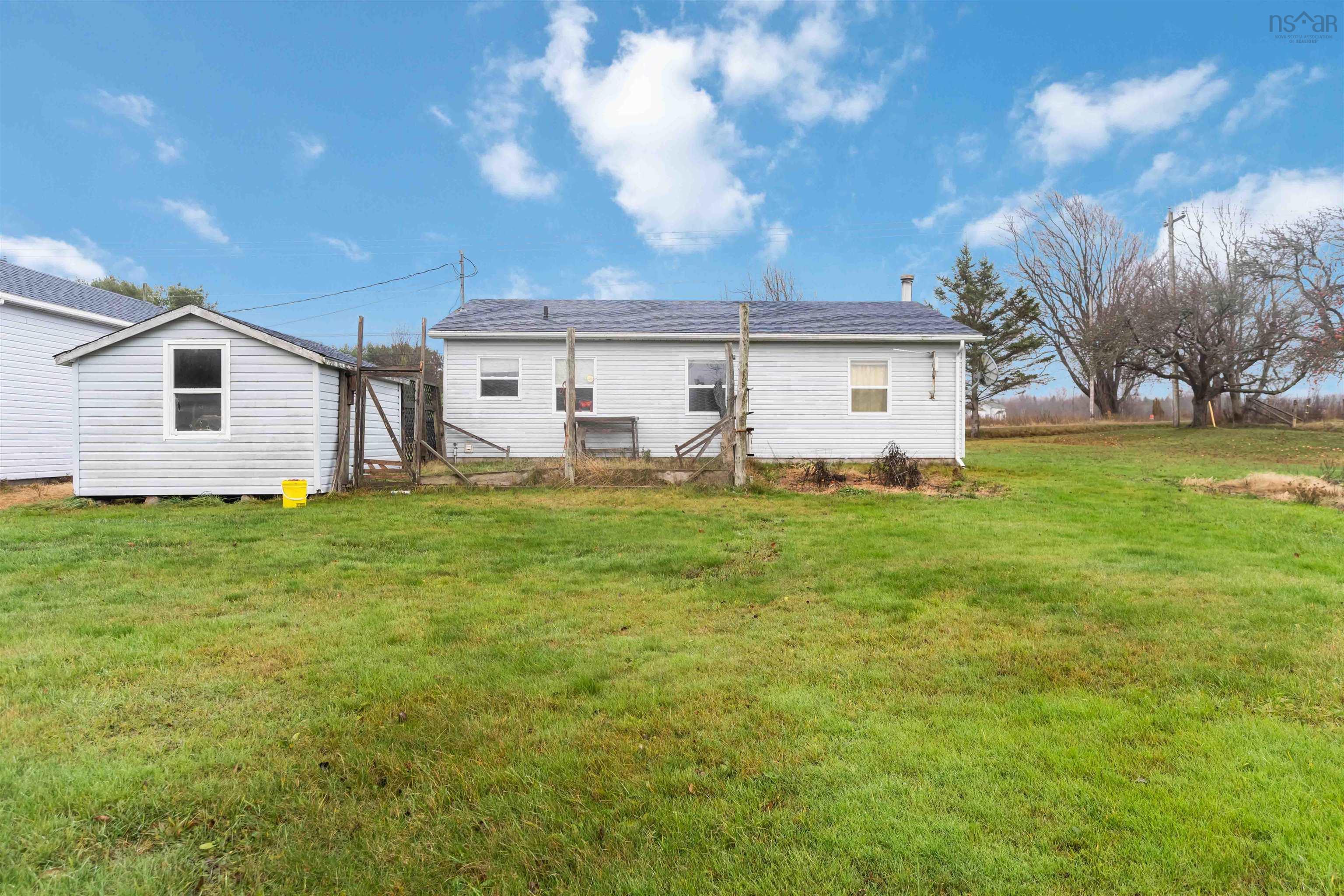 $299,900.00: 3321 Highway 201, Centrelea