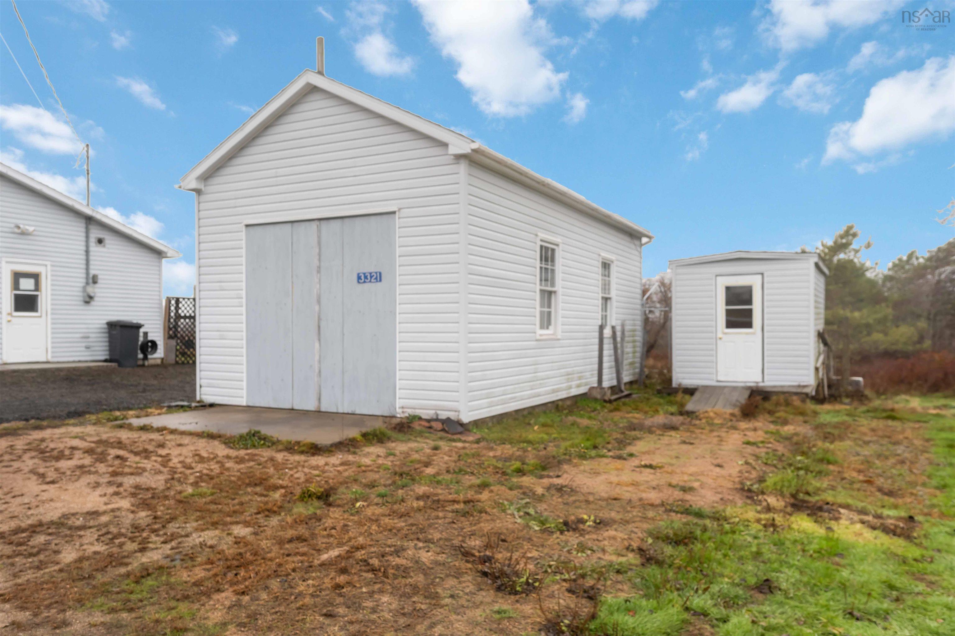 $299,900.00: 3321 Highway 201, Centrelea