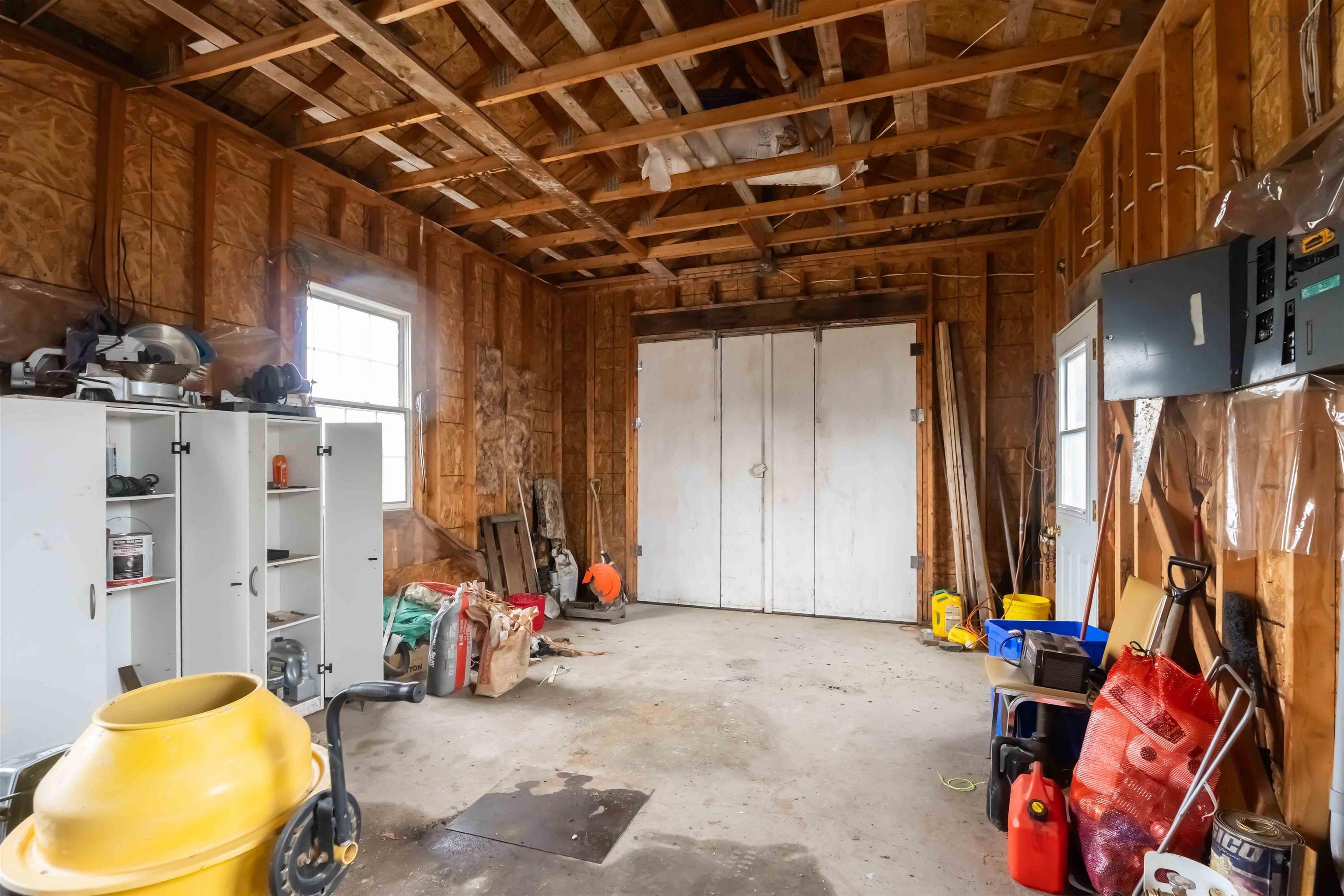 $299,900.00: 3321 Highway 201, Centrelea