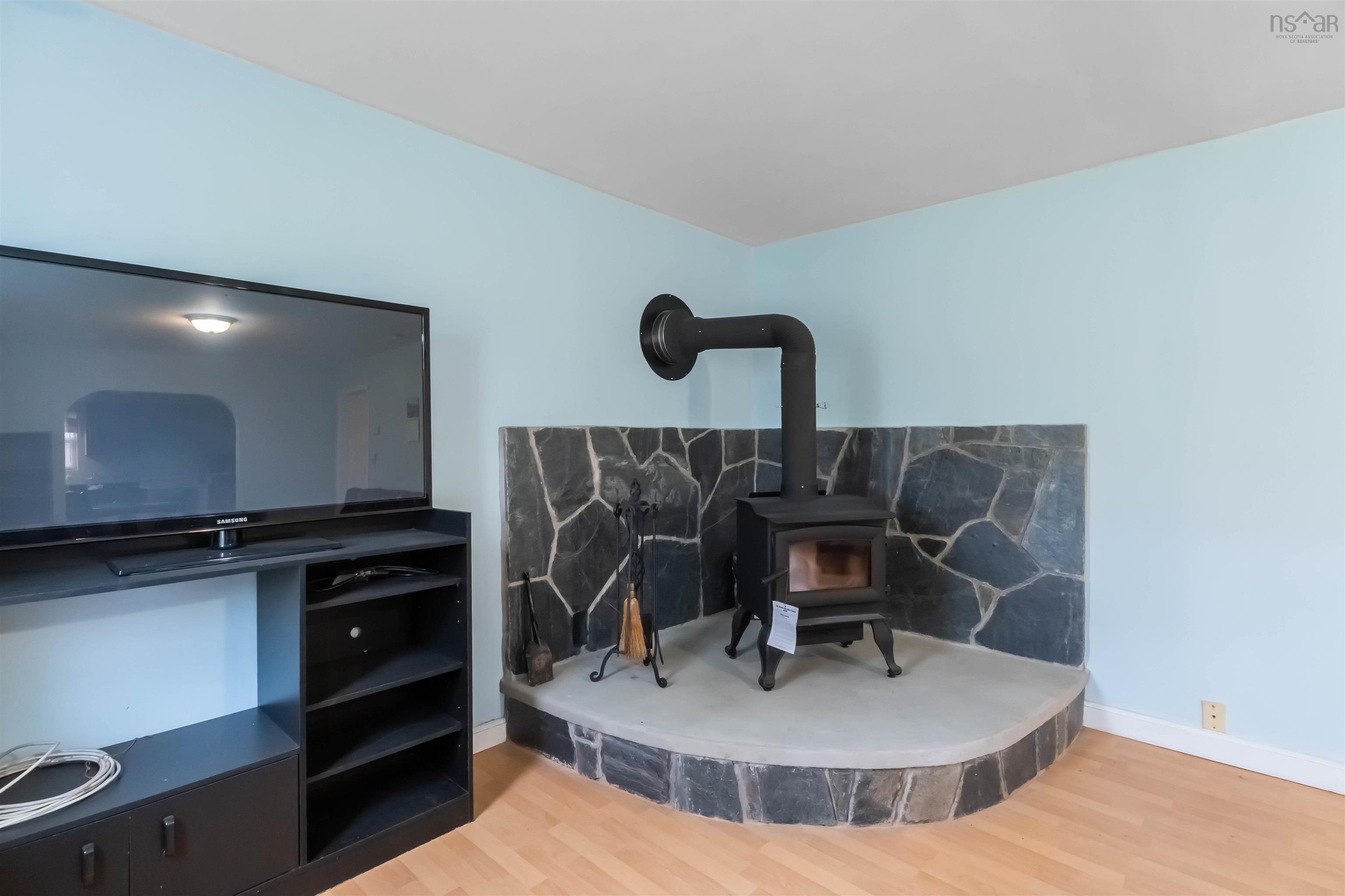 $299,900.00: 3321 Highway 201, Centrelea