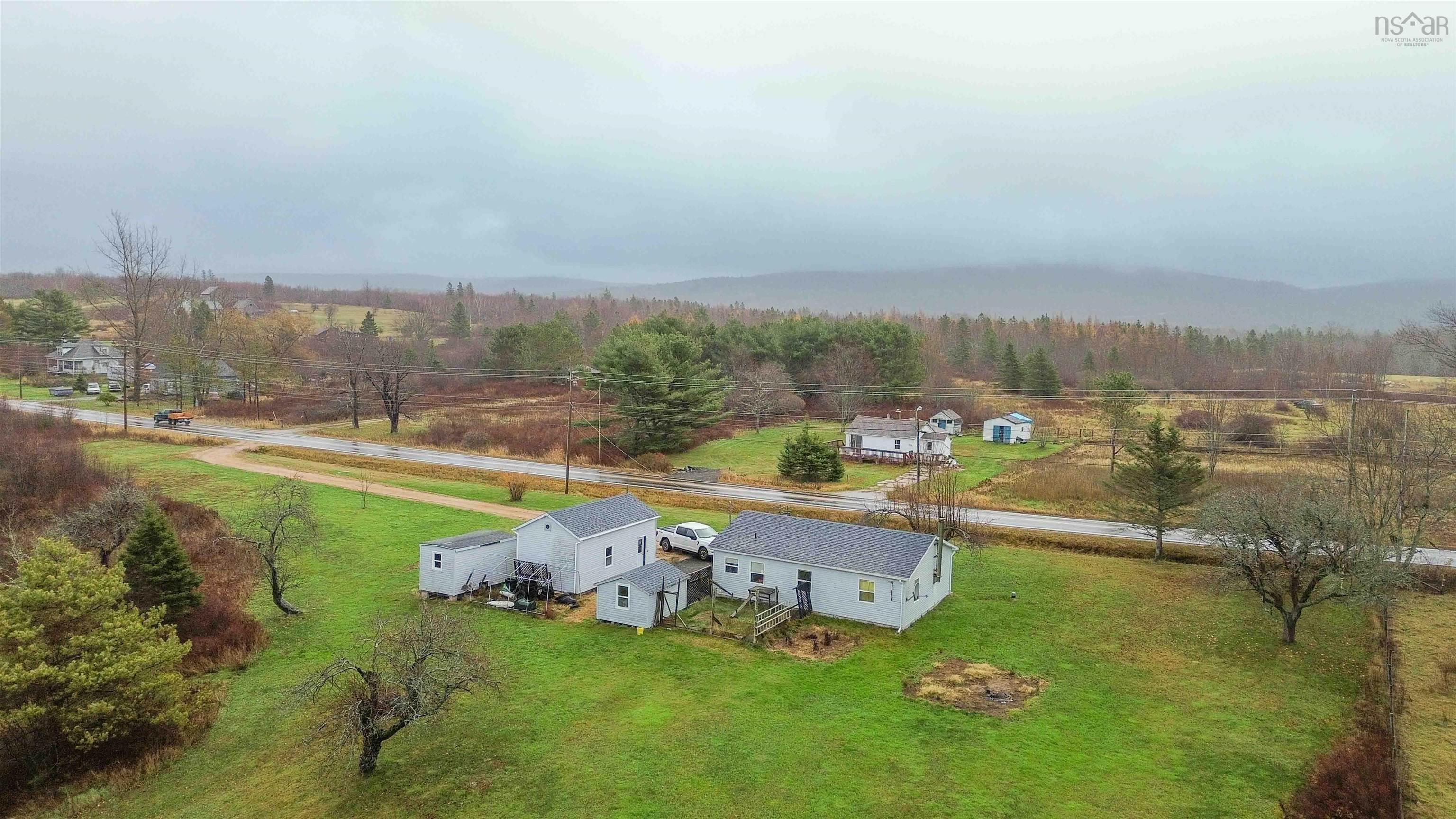 $299,900.00: 3321 Highway 201, Centrelea