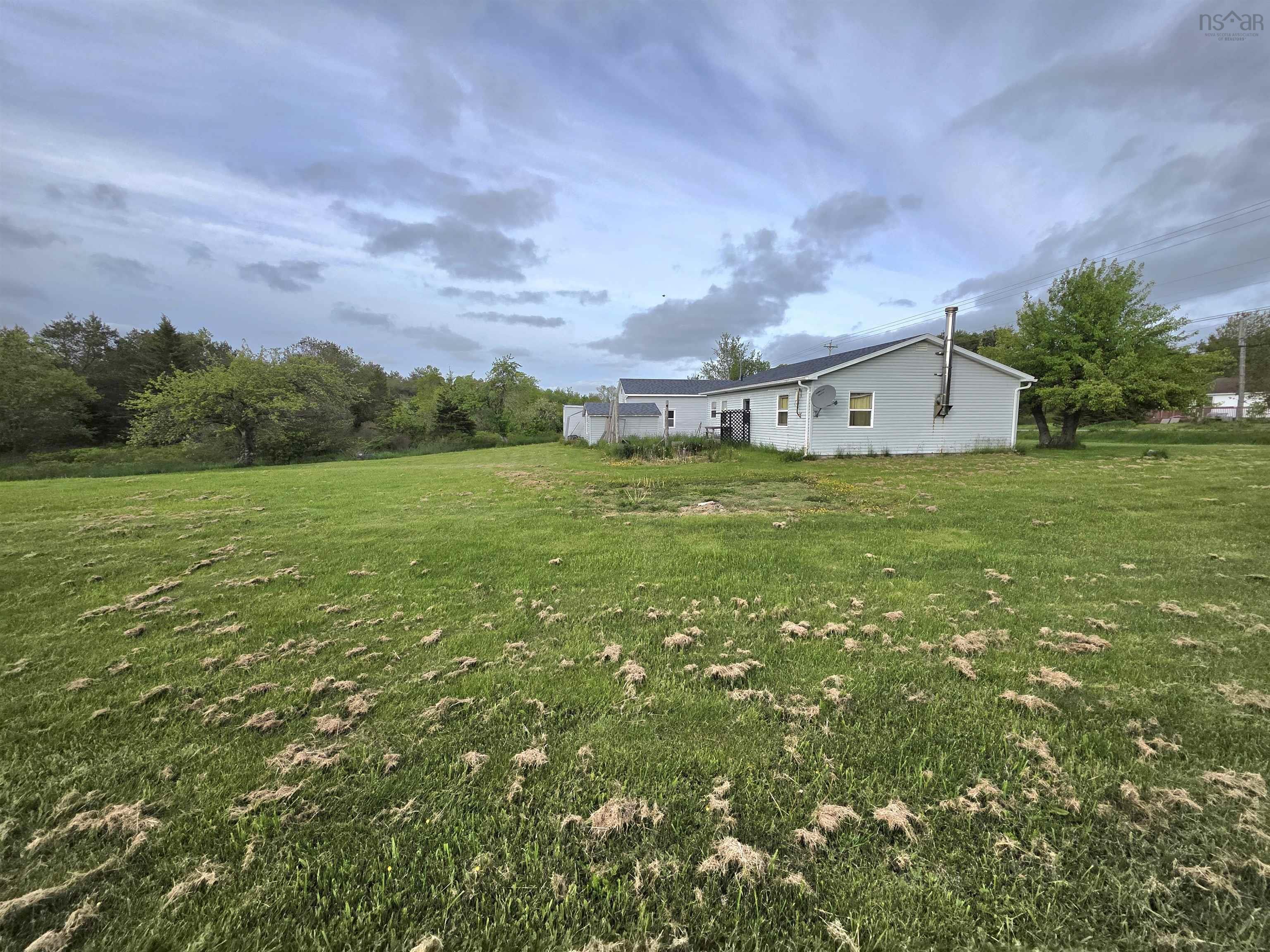 $299,900.00: 3321 Highway 201, Centrelea