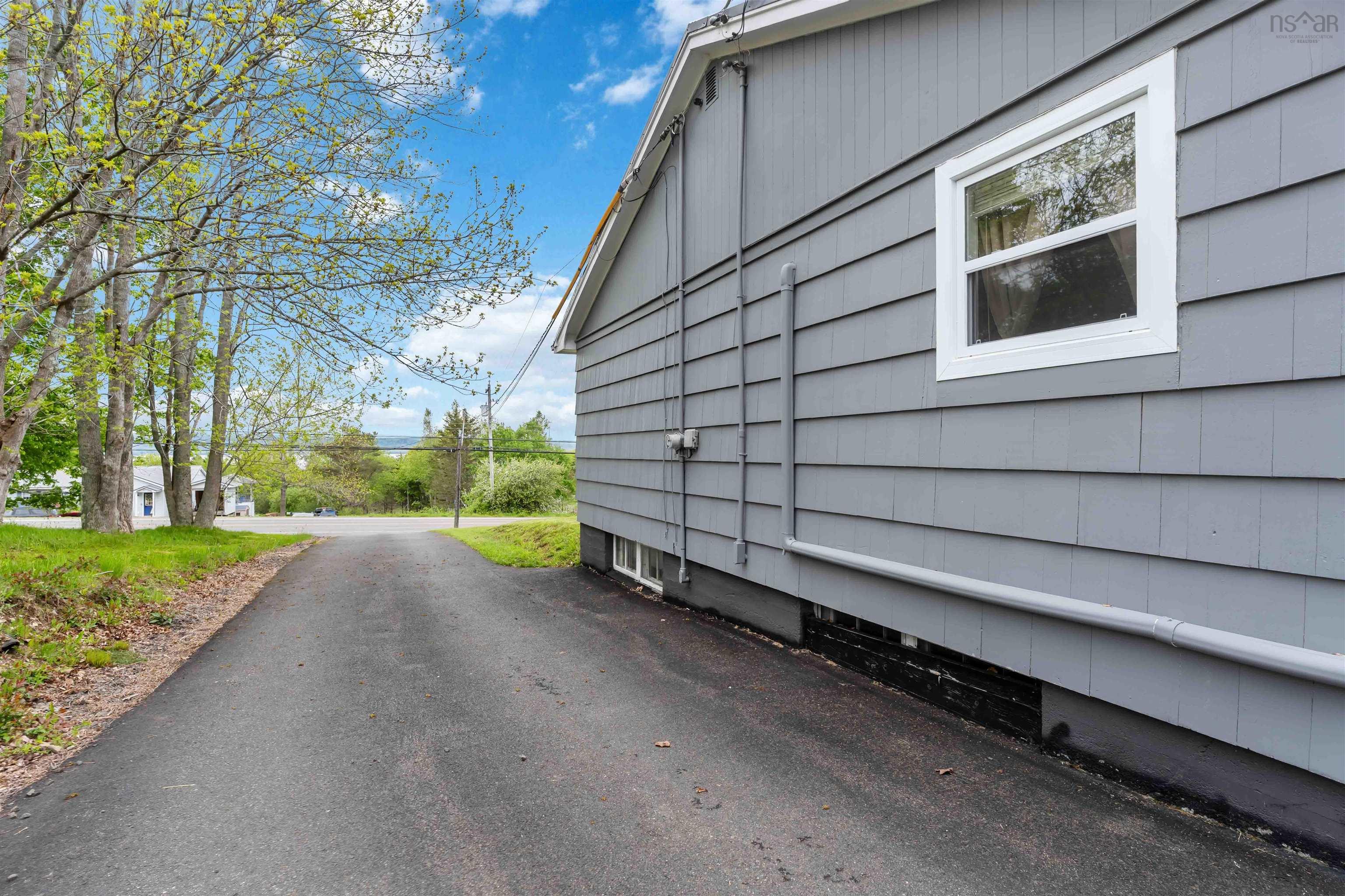 $289,000.00: 700 Highway 1, Deep Brook