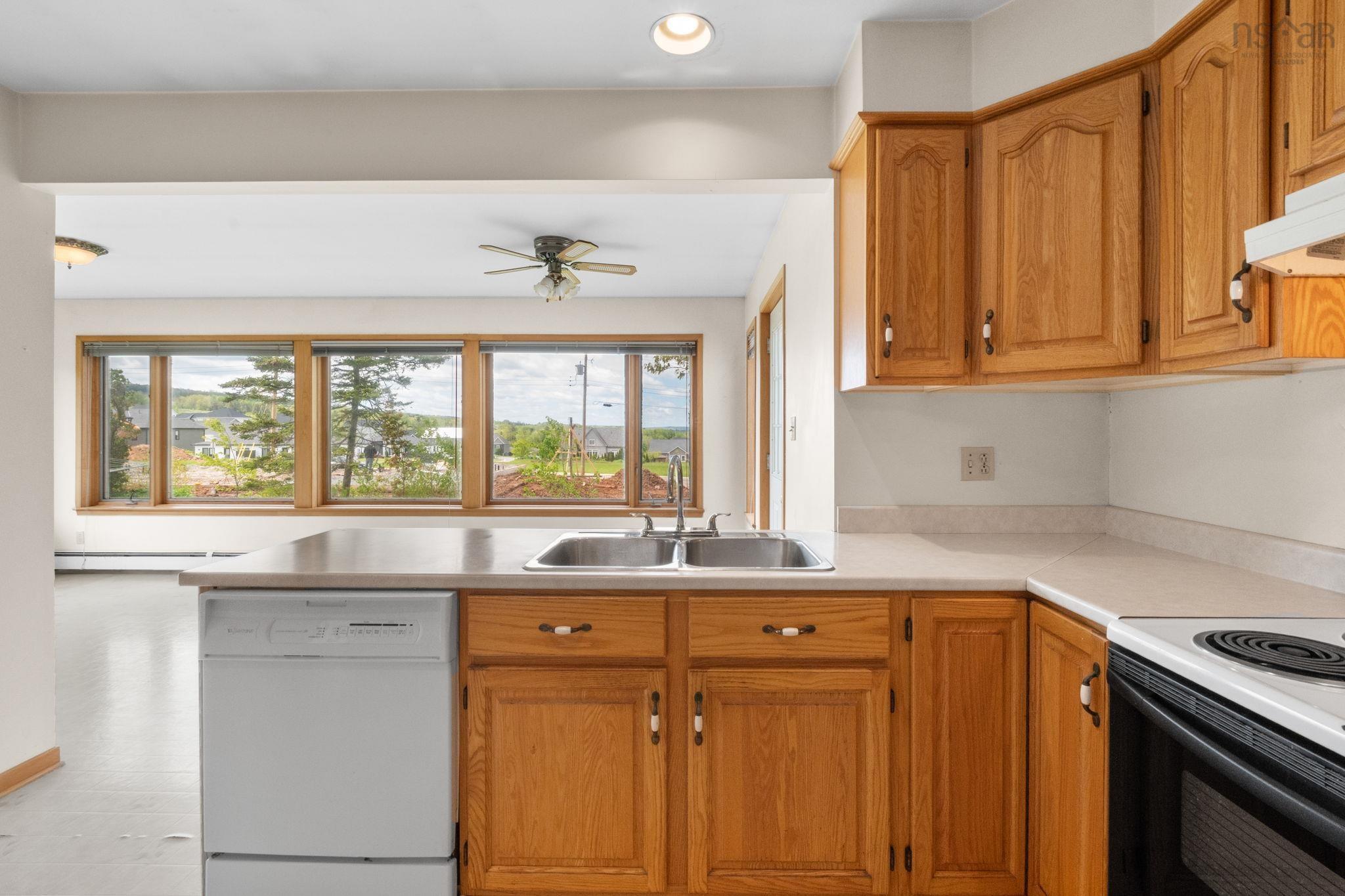 $650,000.00: 46 Kent Avenue, Wolfville