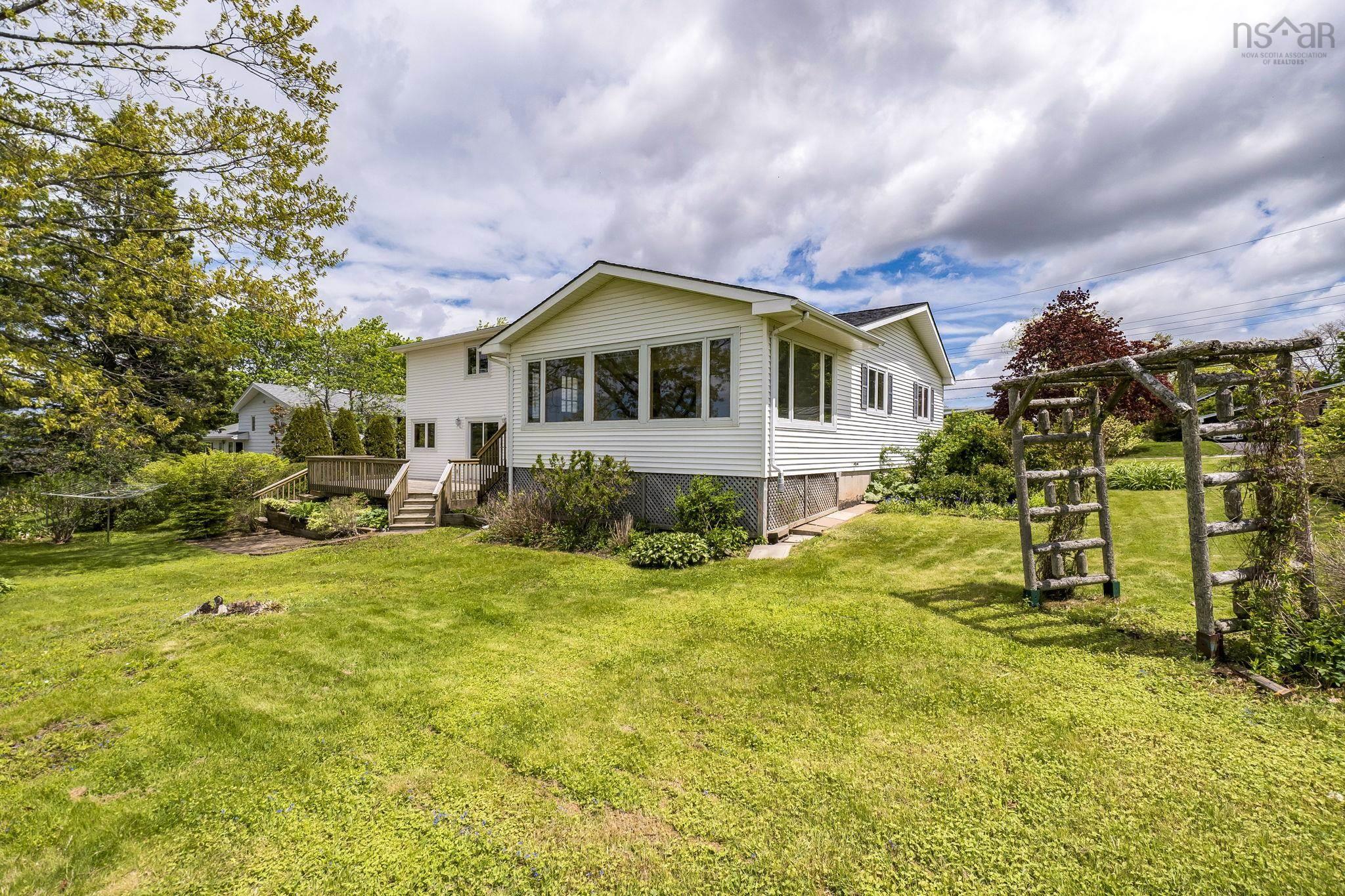 $650,000.00: 46 Kent Avenue, Wolfville