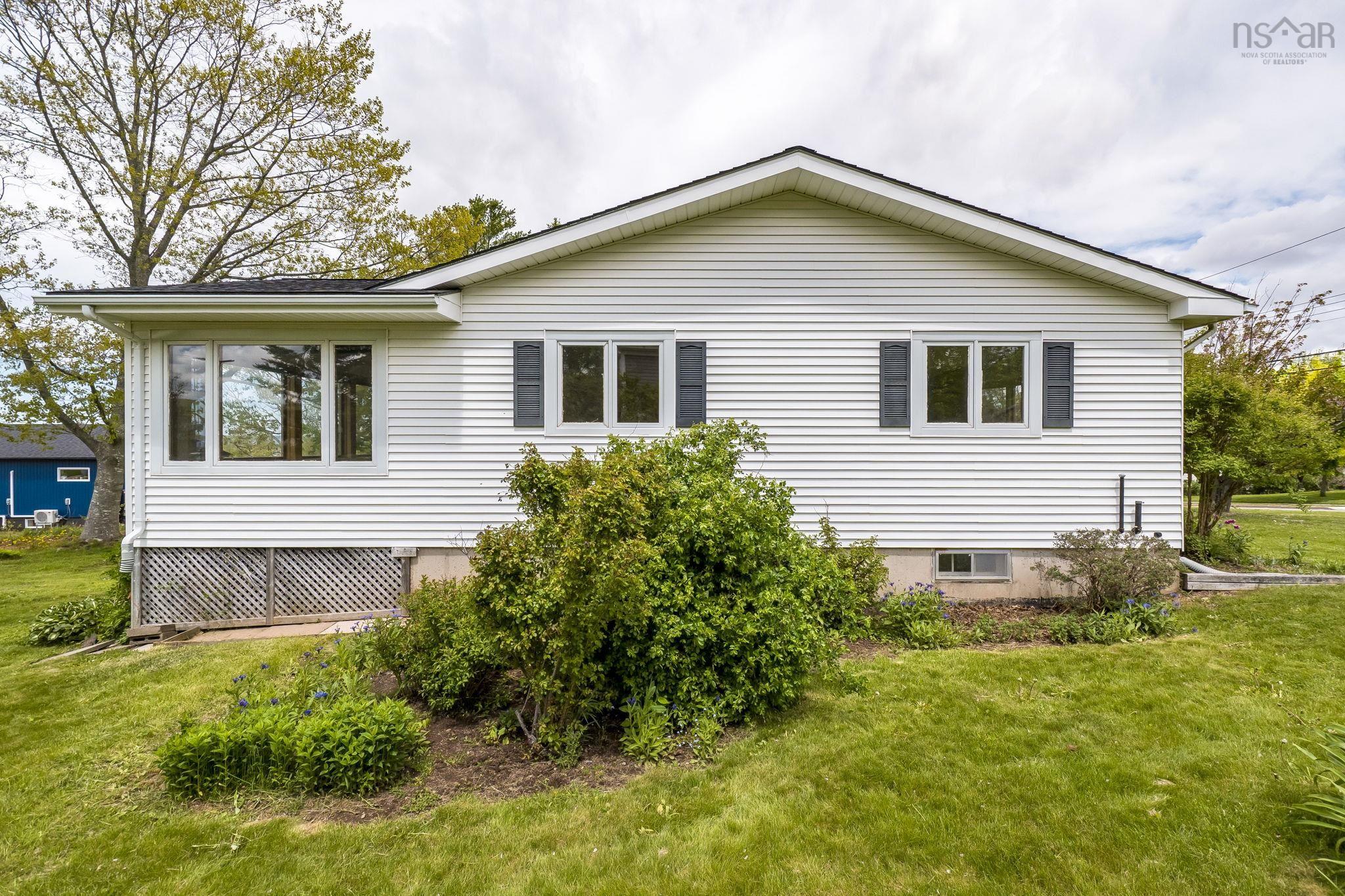 $650,000.00: 46 Kent Avenue, Wolfville
