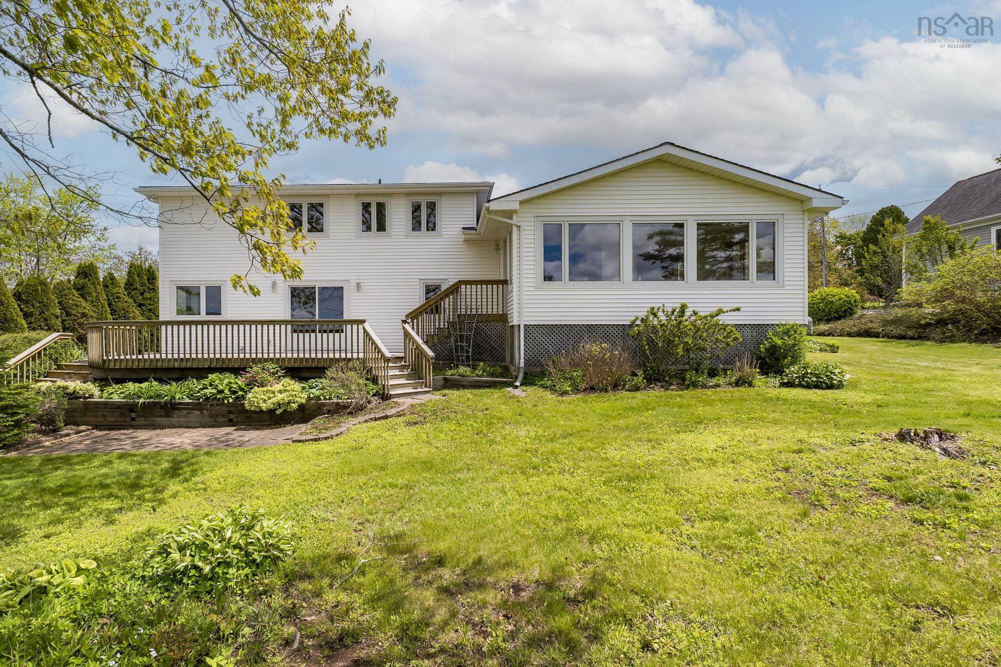 $650,000.00: 46 Kent Avenue, Wolfville