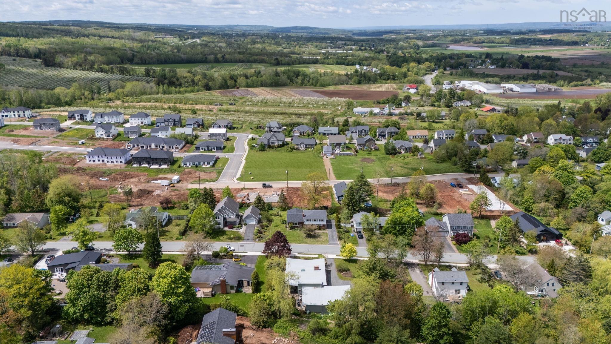 $650,000.00: 46 Kent Avenue, Wolfville