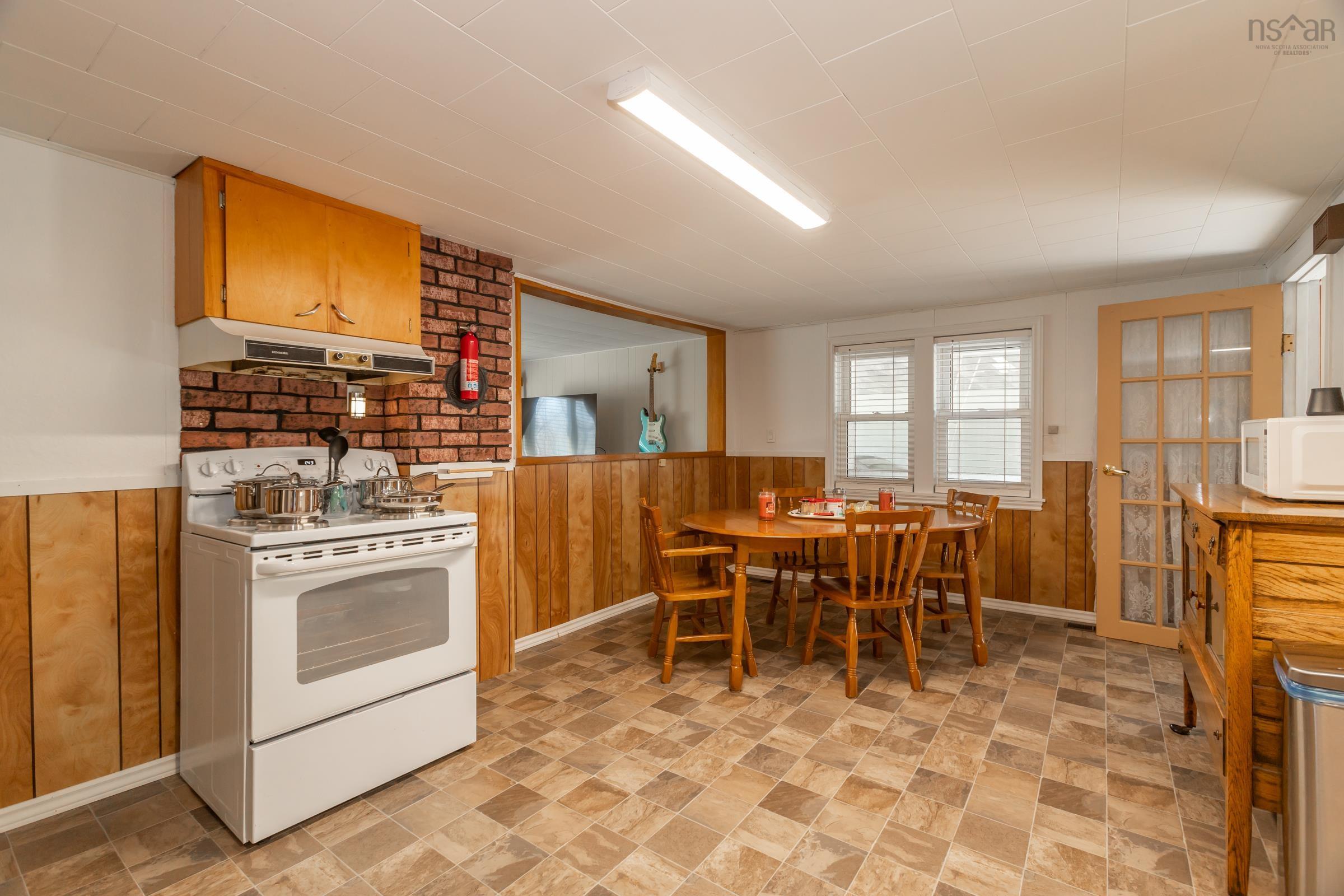 $250,000.00: 1307 Granville Road, Port Wade