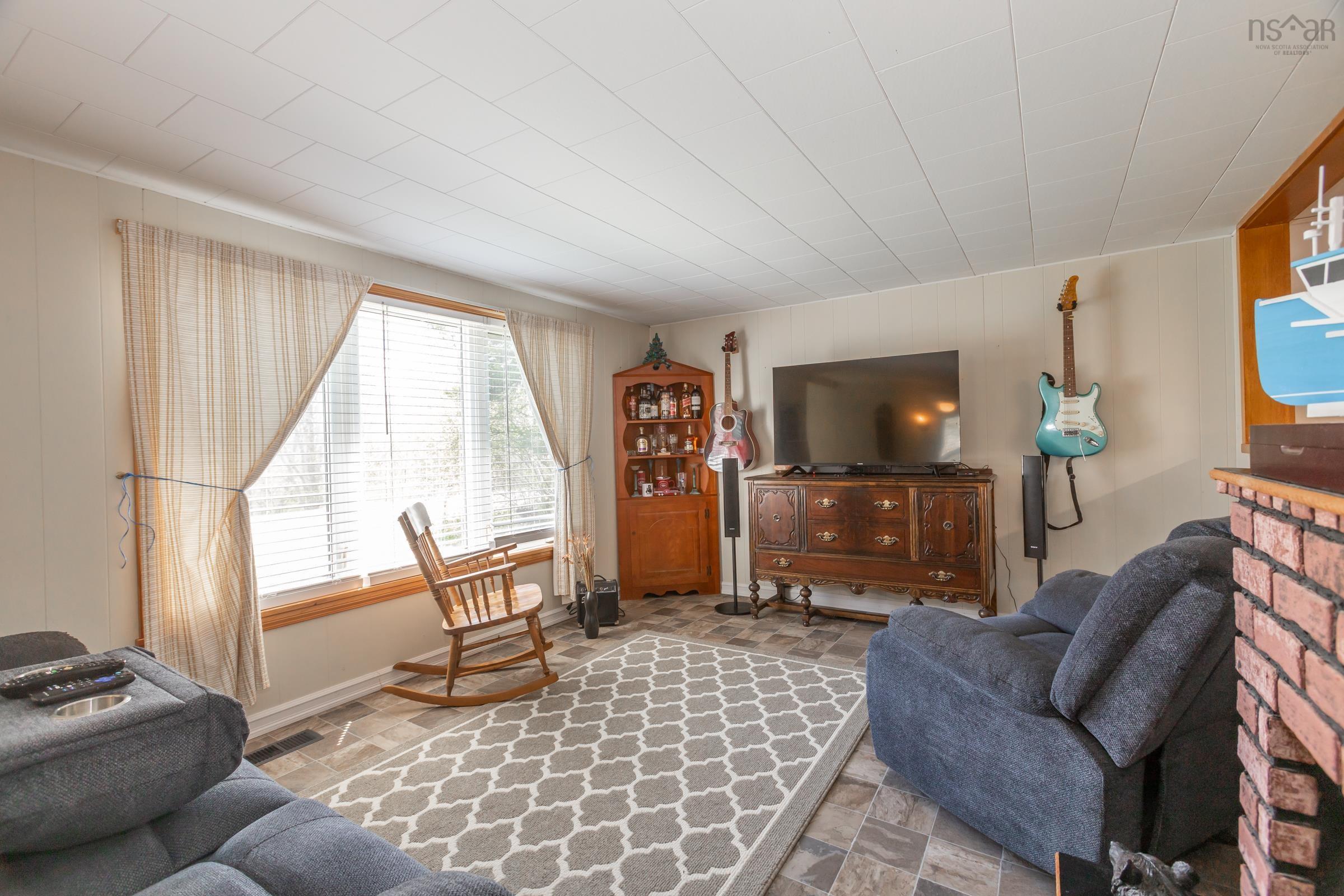 $250,000.00: 1307 Granville Road, Port Wade