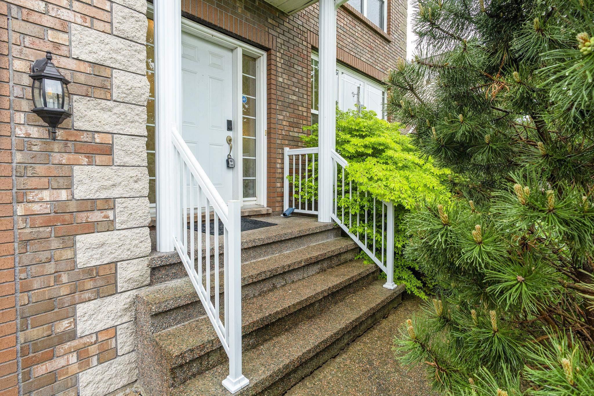$869,900.00: 15 Kingsbury Way, Bedford