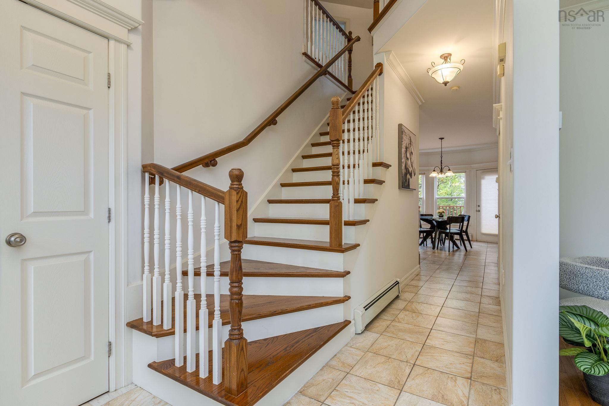 $869,900.00: 15 Kingsbury Way, Bedford