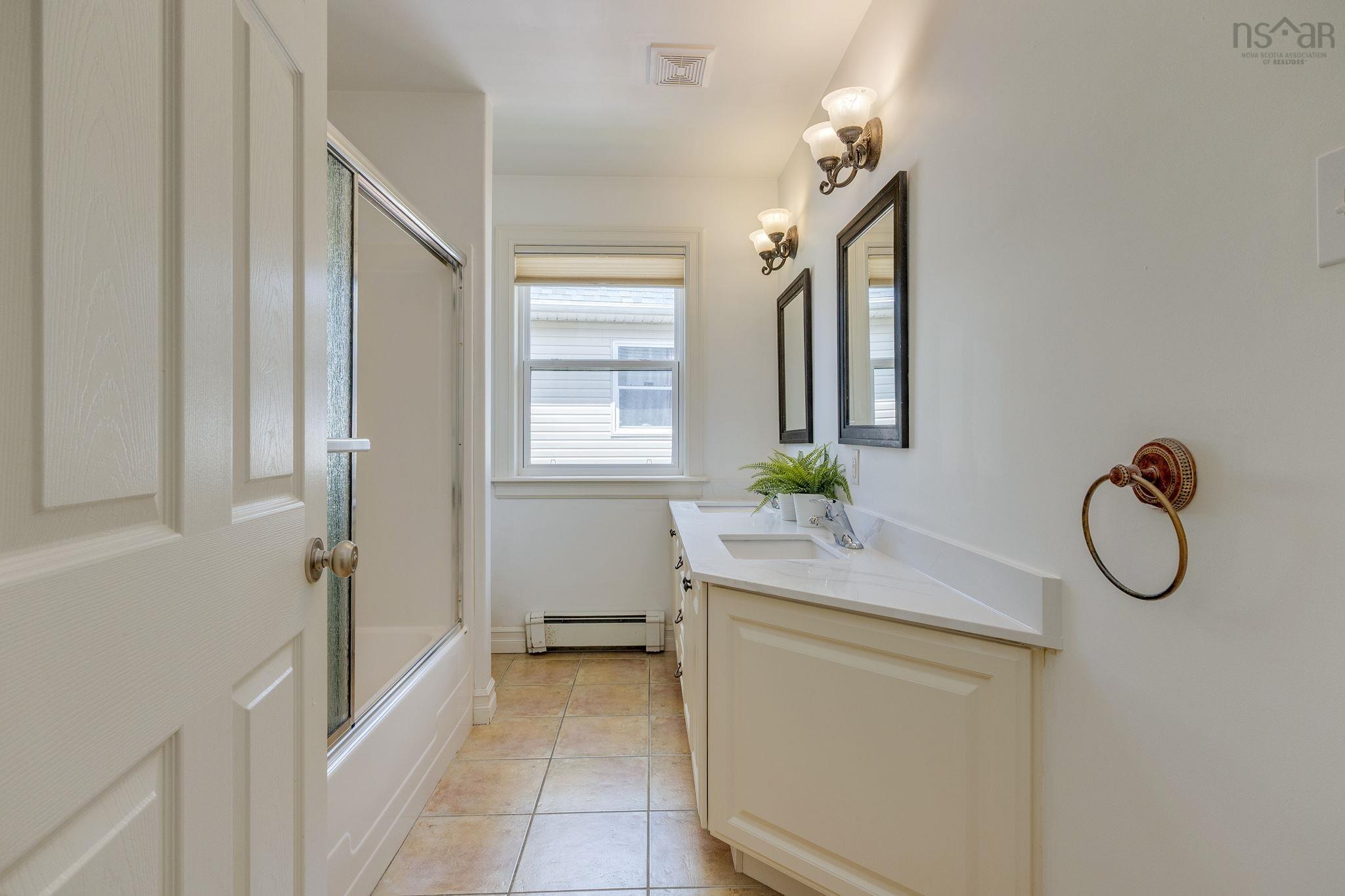 15 Kingsbury Way, Bedford, NS (MLS 202612779)