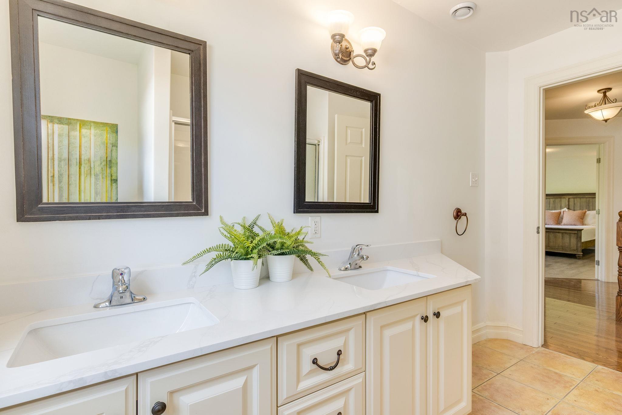 15 Kingsbury Way, Bedford, NS (MLS 202612779)