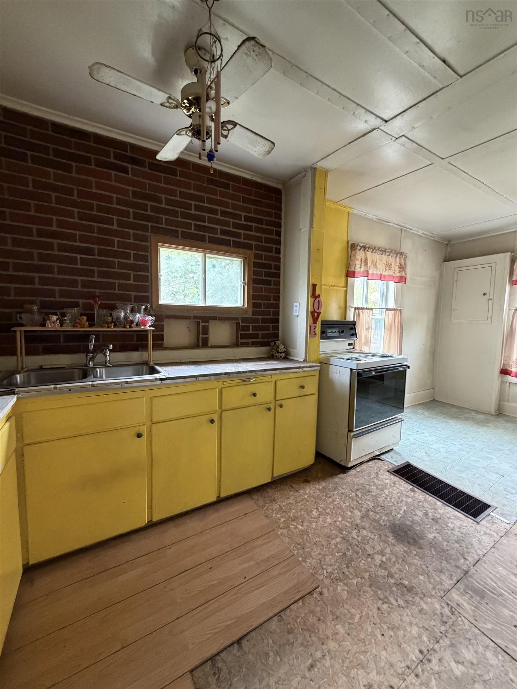 $146,500.00: 8721 Highway 101, Brighton