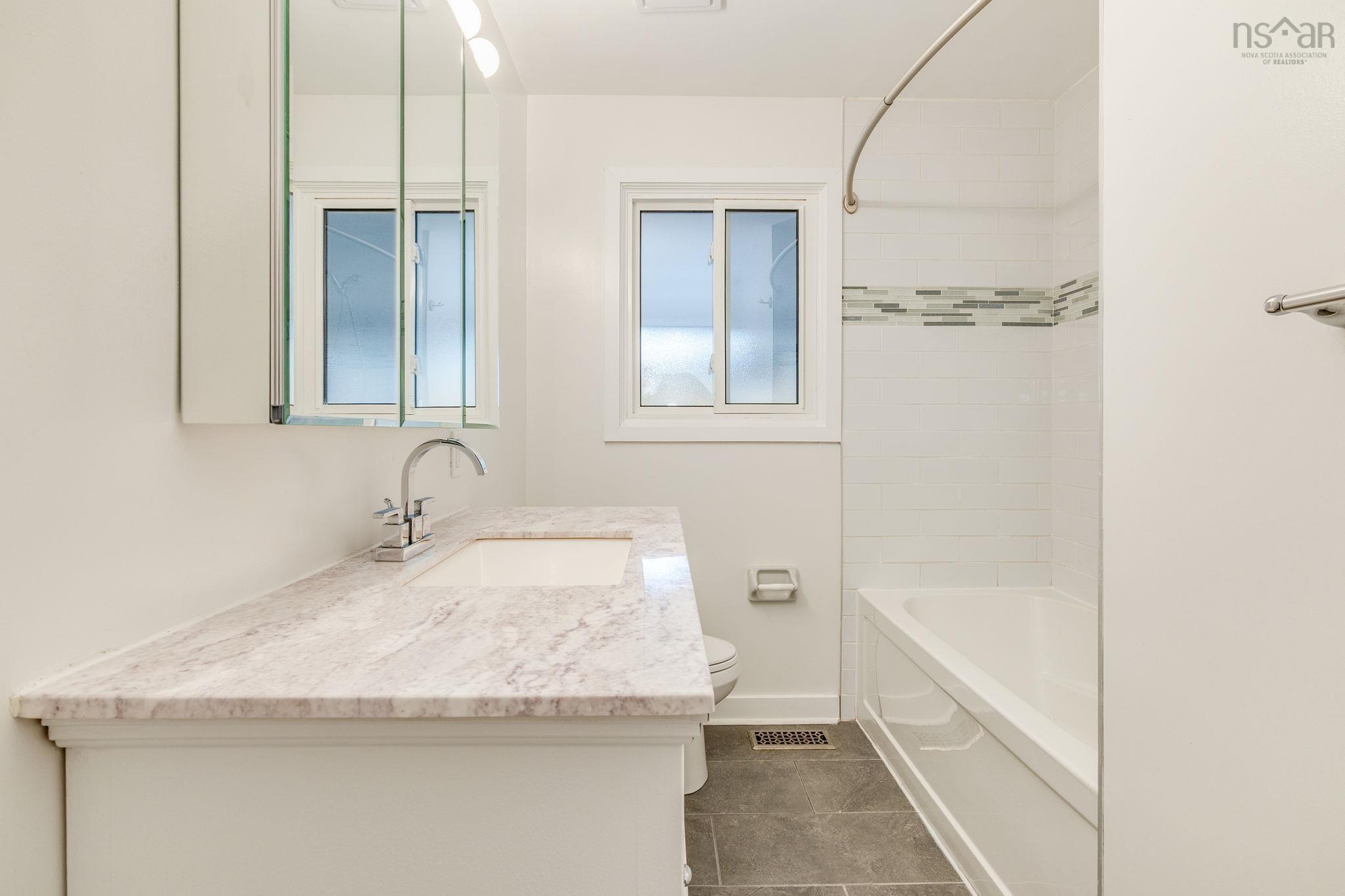 $598,988.00: 33 Southill Drive, Clayton Park