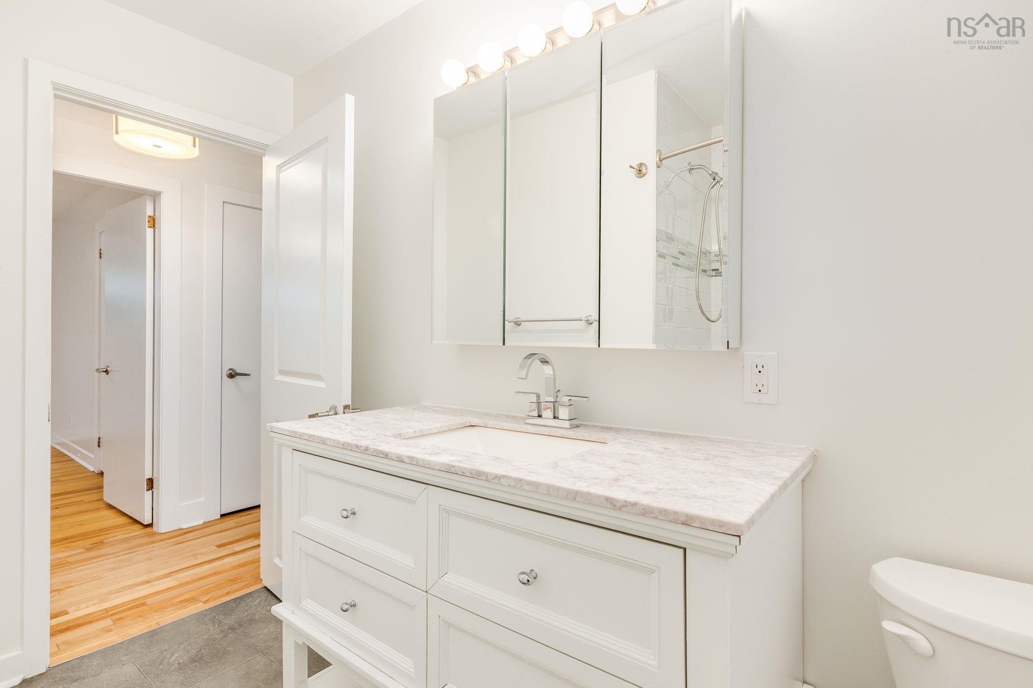 $598,988.00: 33 Southill Drive, Clayton Park