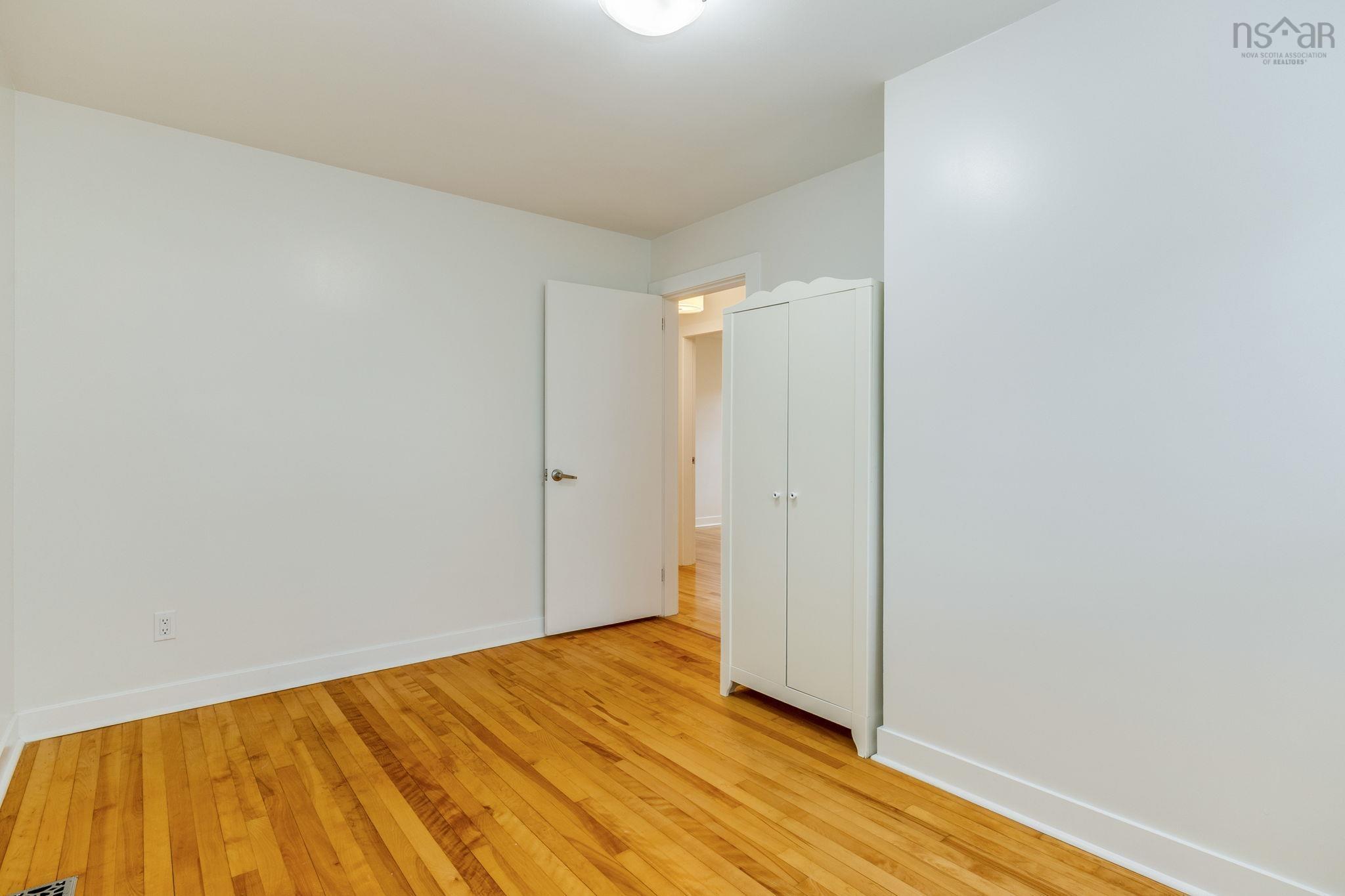 $598,988.00: 33 Southill Drive, Clayton Park