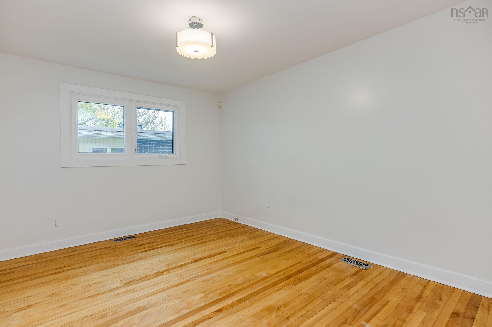 $598,988.00: 33 Southill Drive, Clayton Park