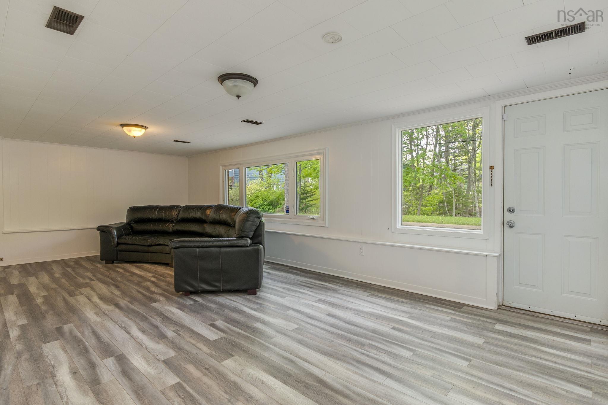 $598,988.00: 33 Southill Drive, Clayton Park