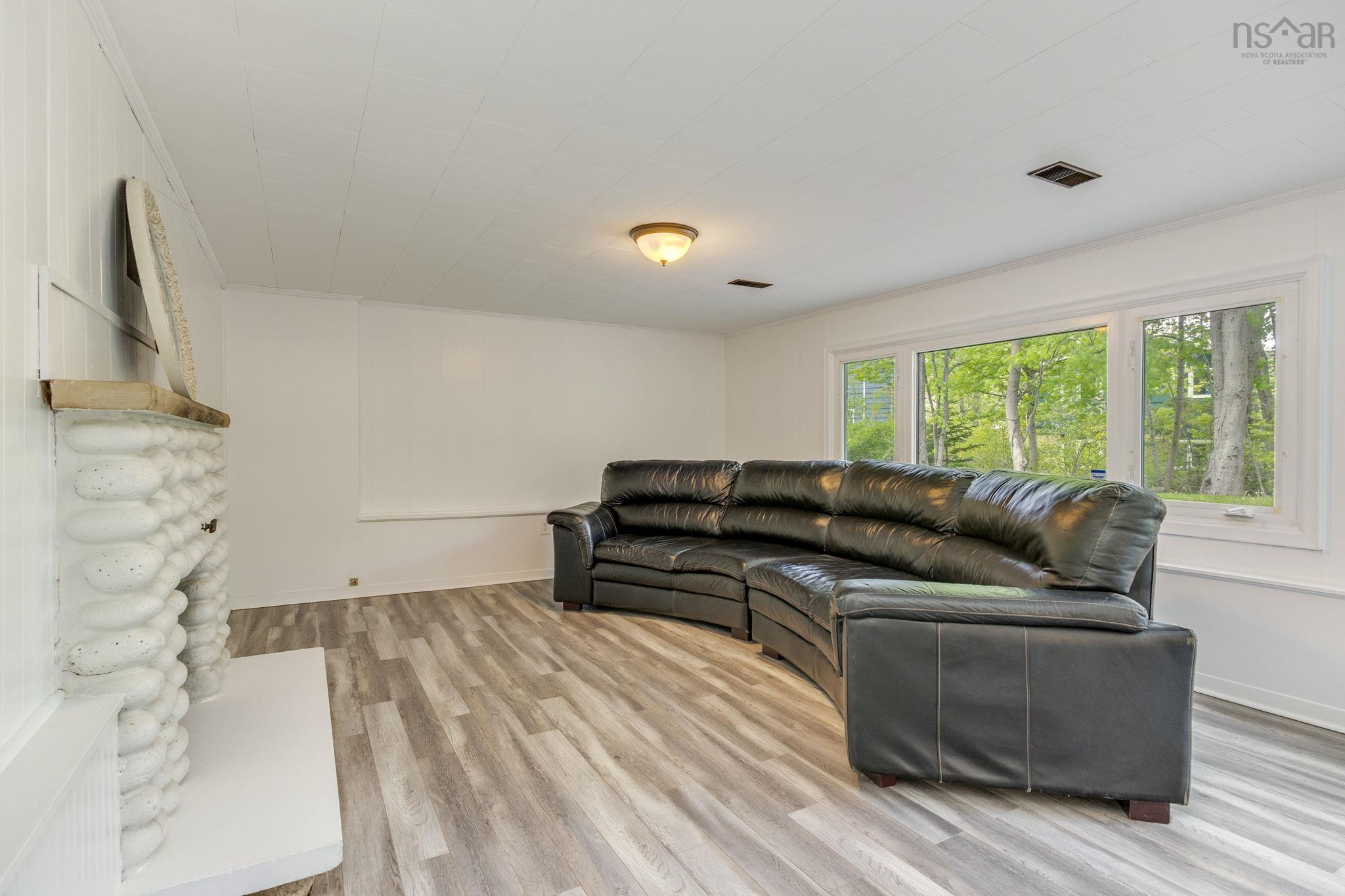 $598,988.00: 33 Southill Drive, Clayton Park