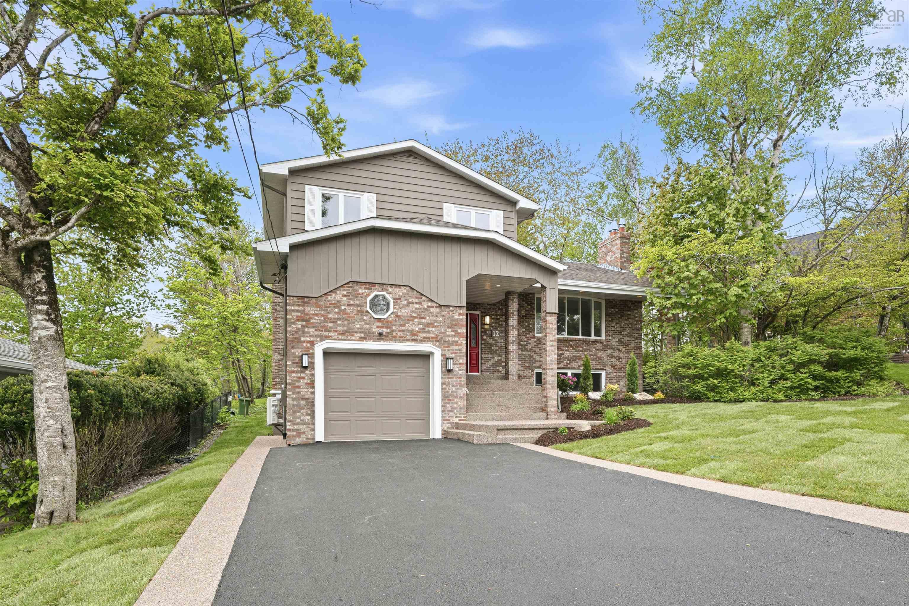 $889,900.00: 12 Broadholme Lane, Halifax