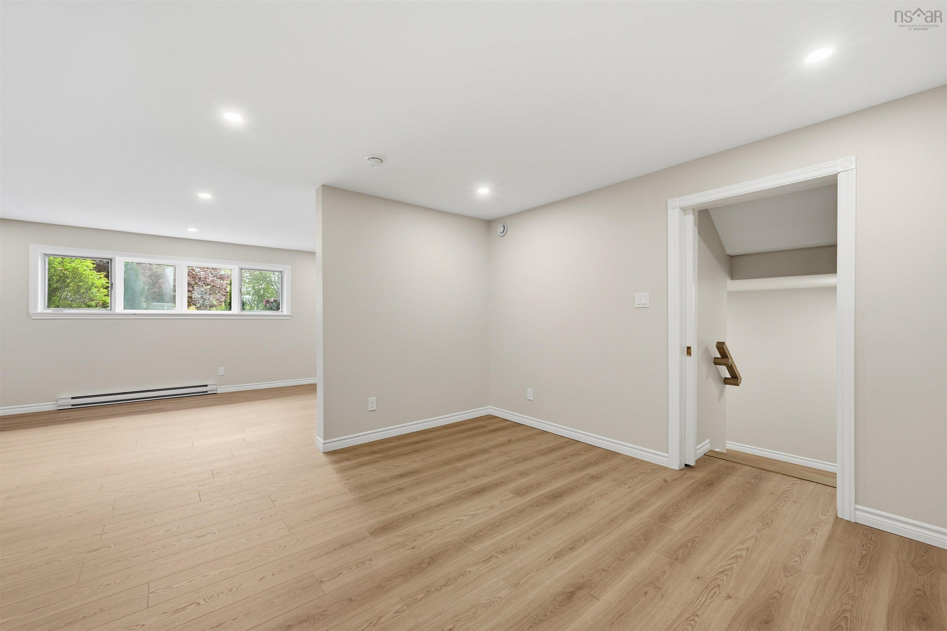 $889,900.00: 12 Broadholme Lane, Halifax