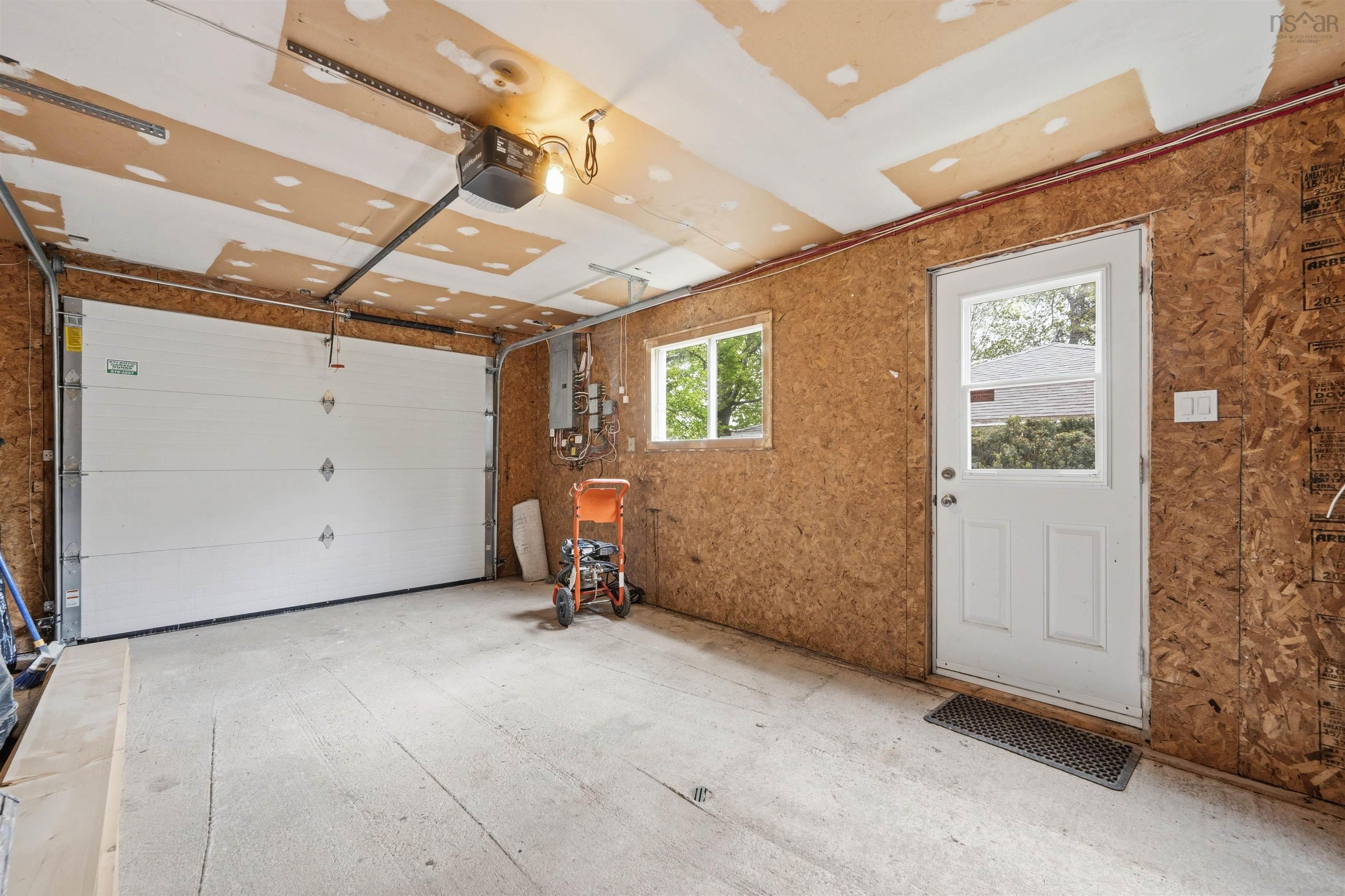$889,900.00: 12 Broadholme Lane, Halifax