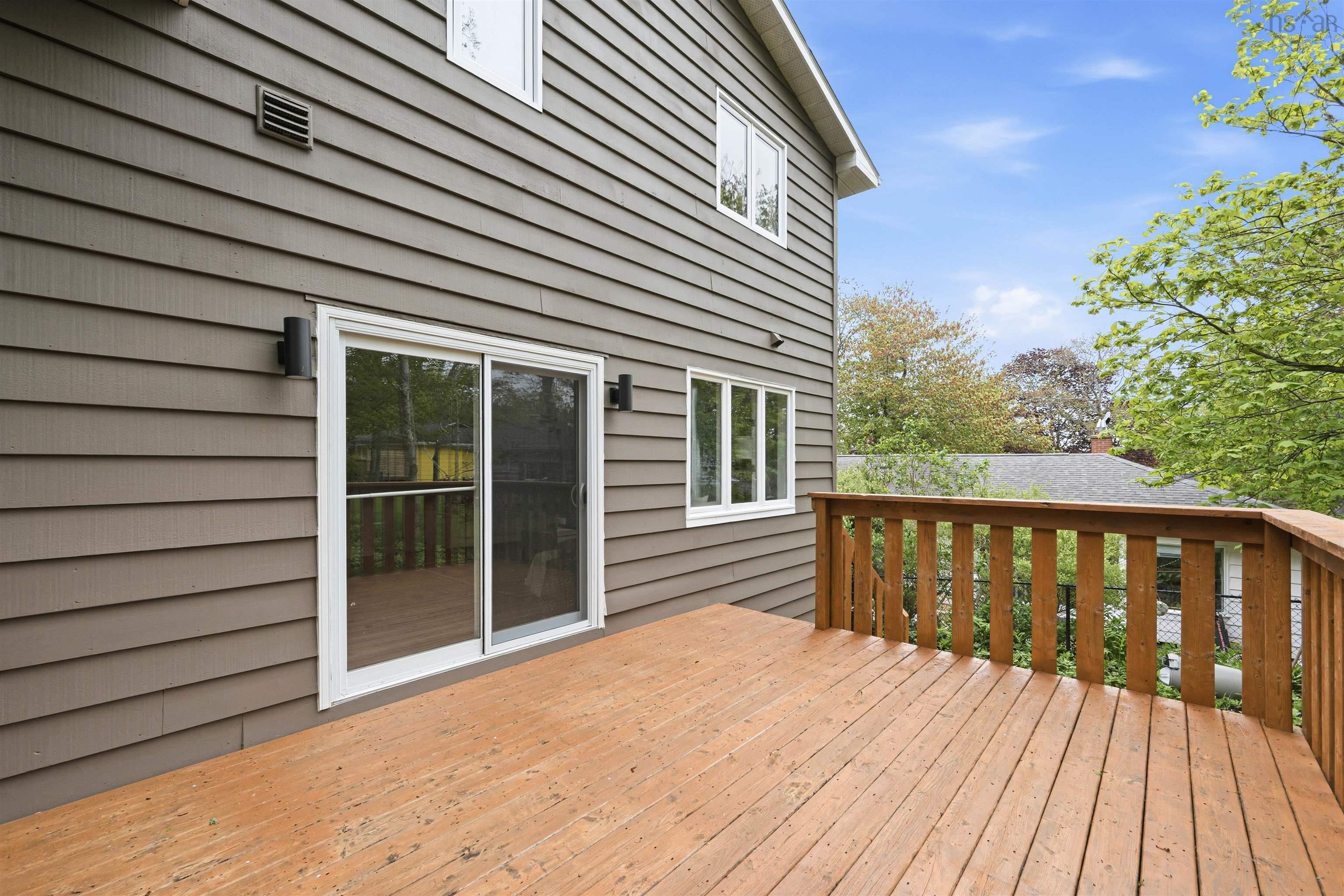 $889,900.00: 12 Broadholme Lane, Halifax
