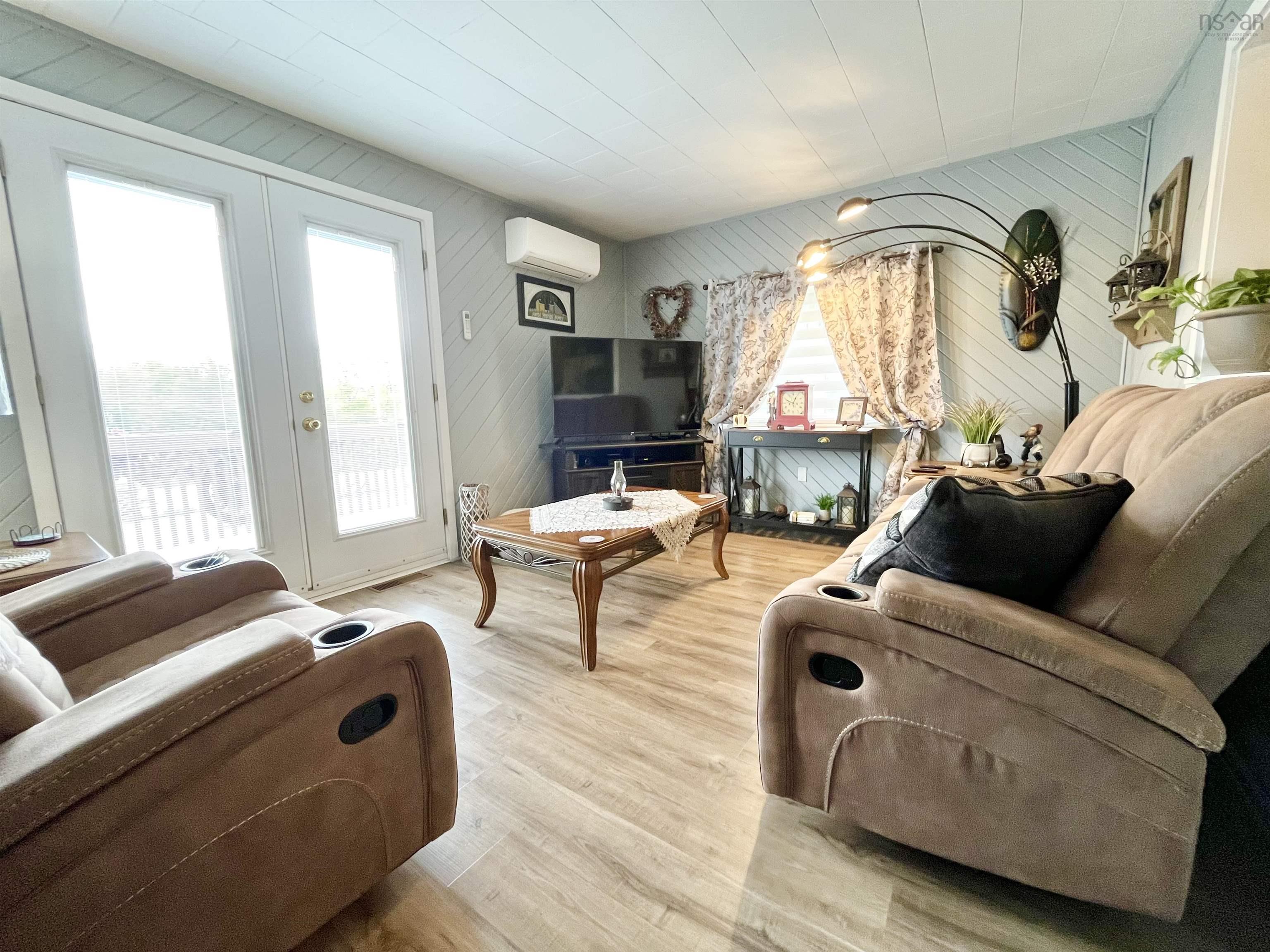 $239,900.00: 10949 2 Highway, Mapleton