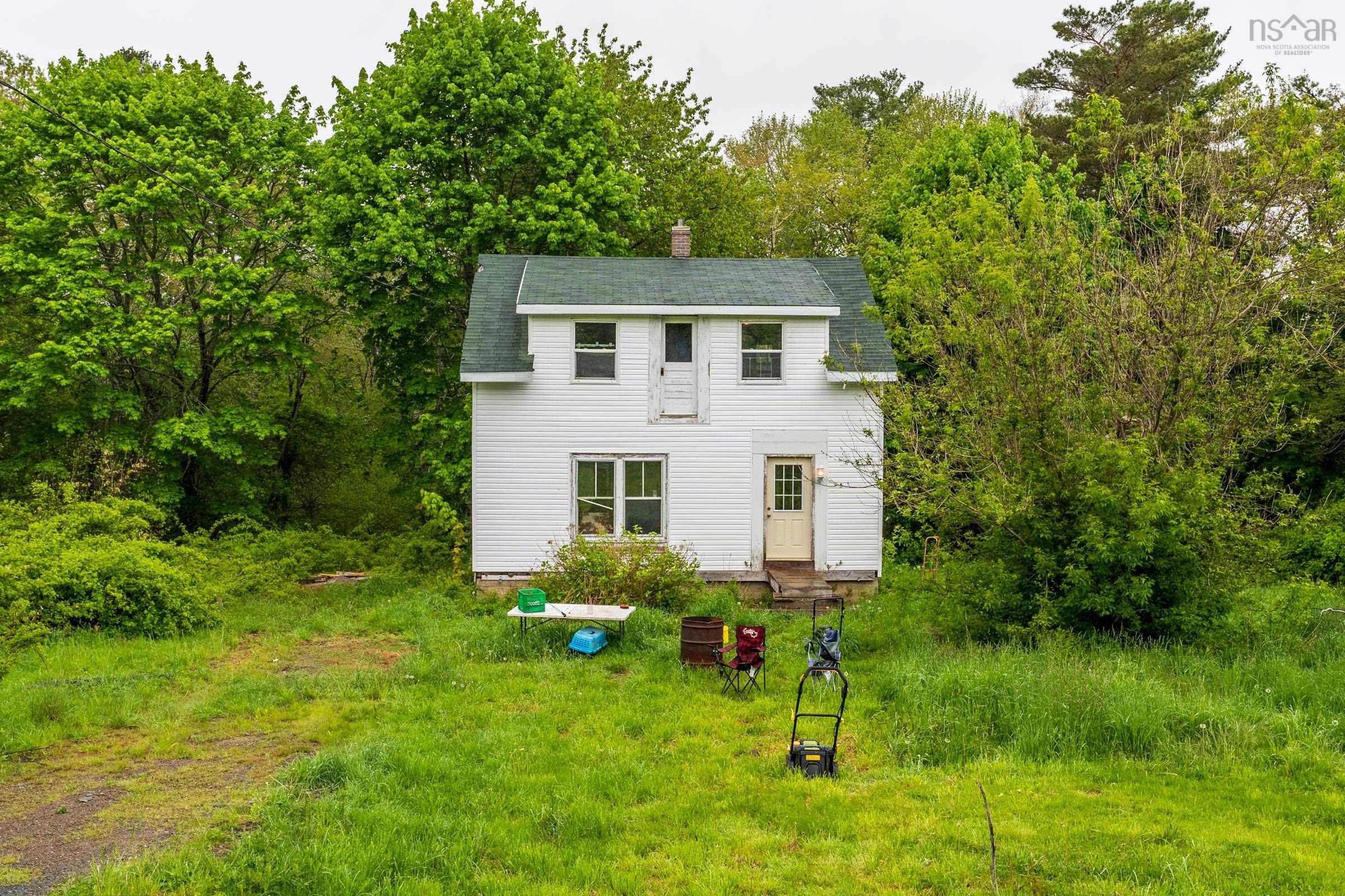 $177,900.00: 9596 Highway 8, Caledonia