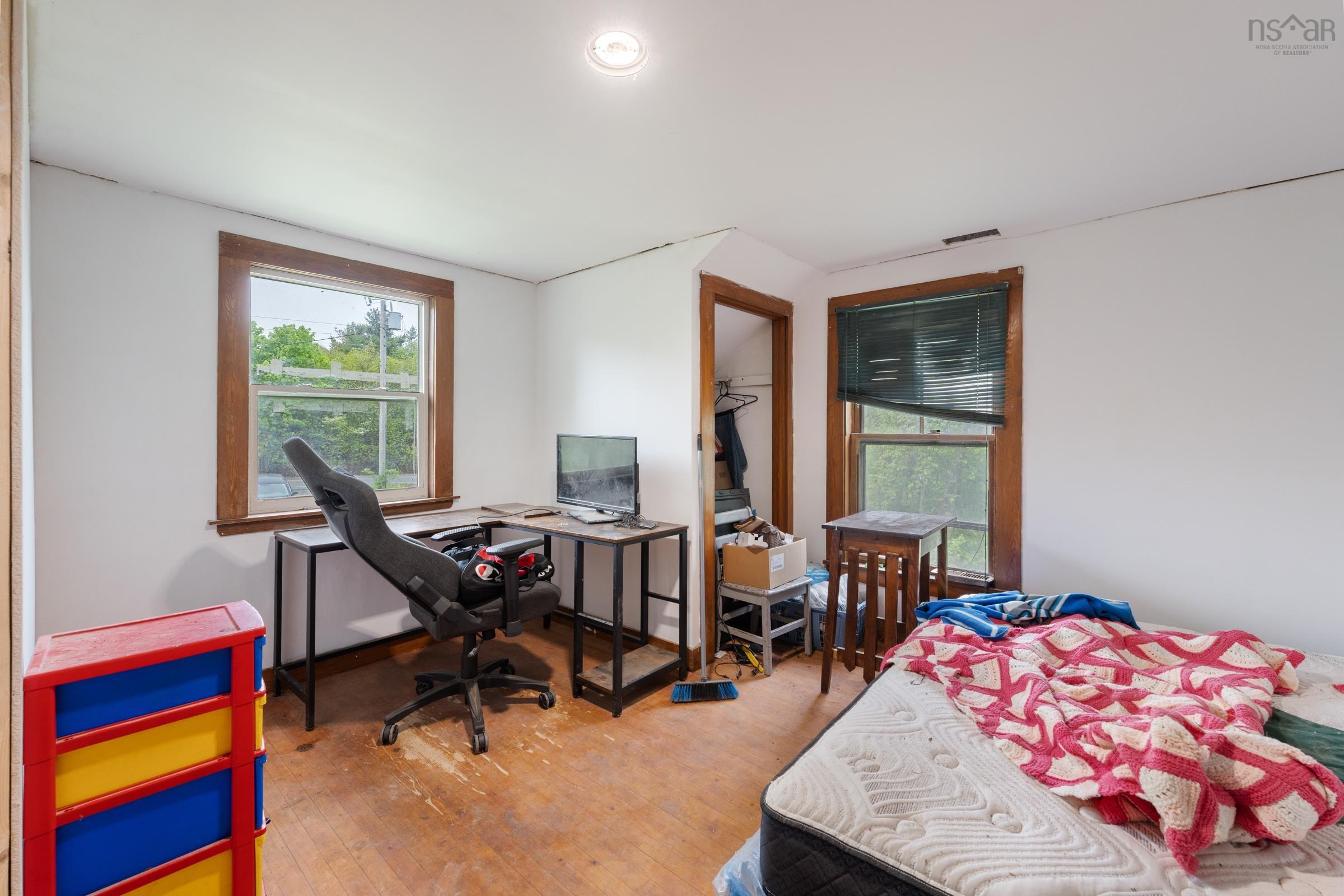 $177,900.00: 9596 Highway 8, Caledonia