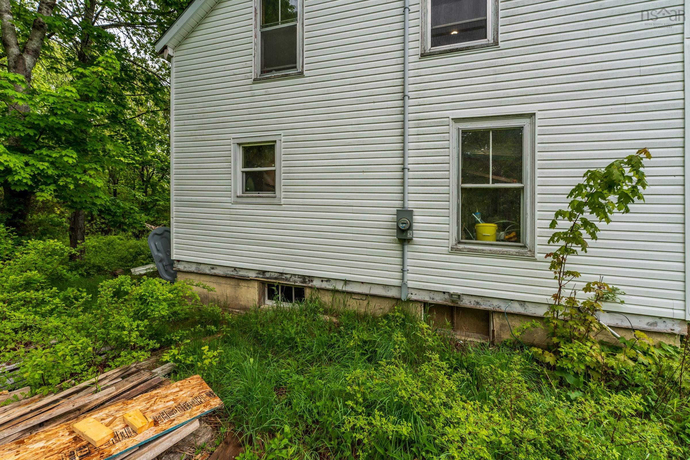$177,900.00: 9596 Highway 8, Caledonia