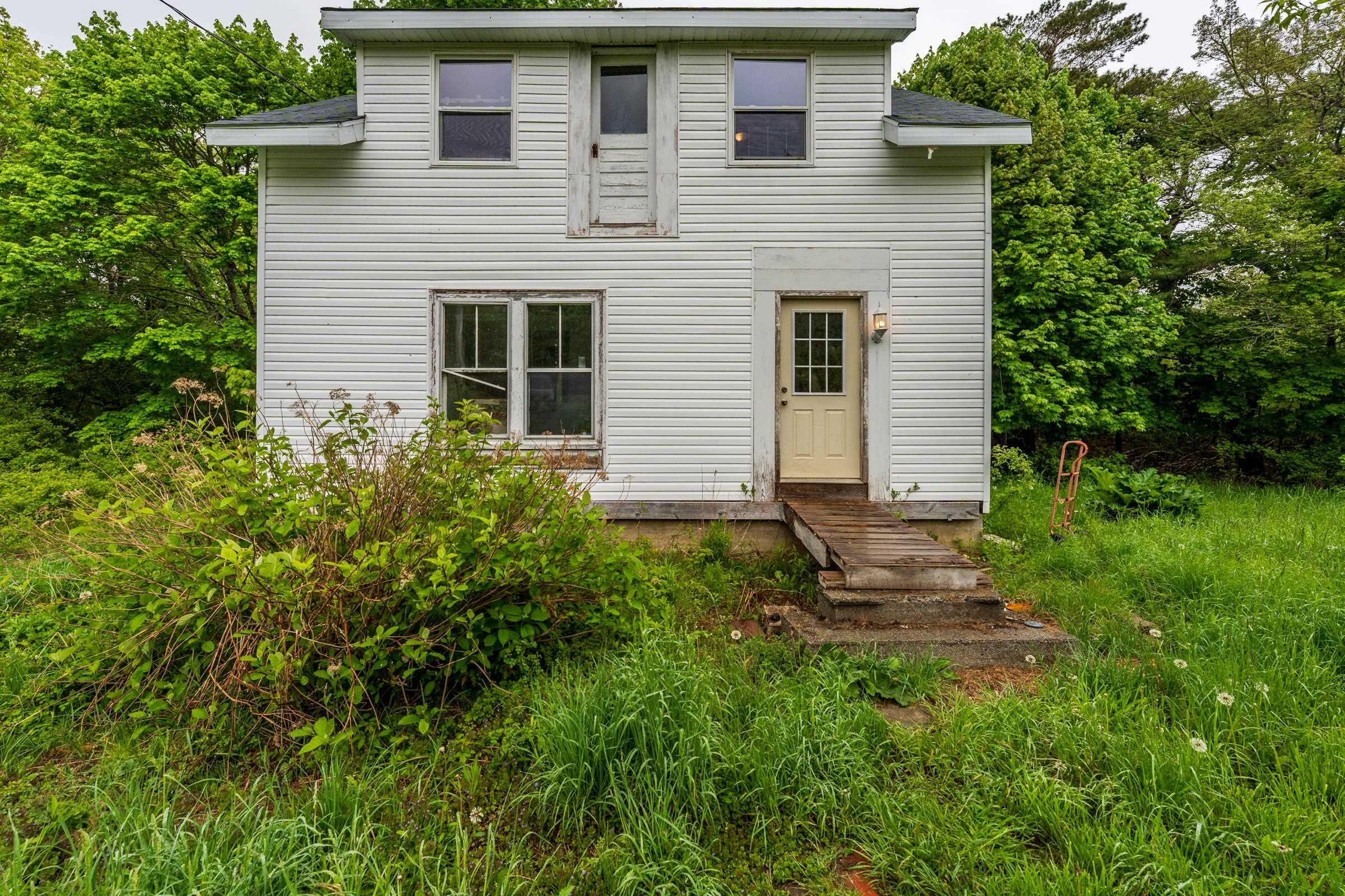 $177,900.00: 9596 Highway 8, Caledonia