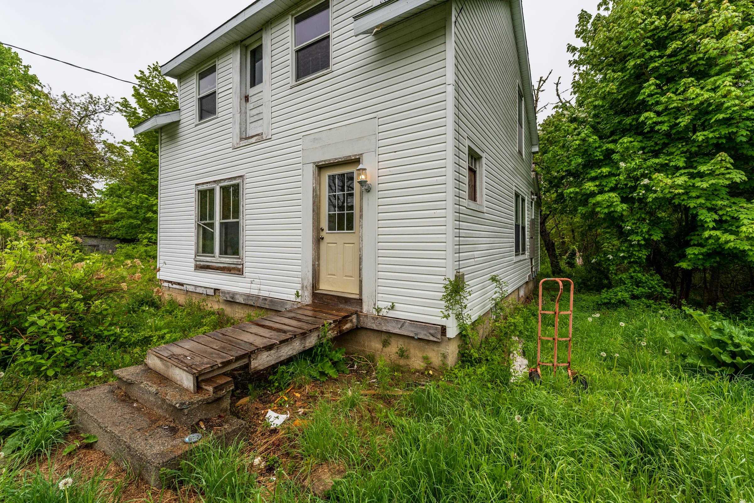$177,900.00: 9596 Highway 8, Caledonia
