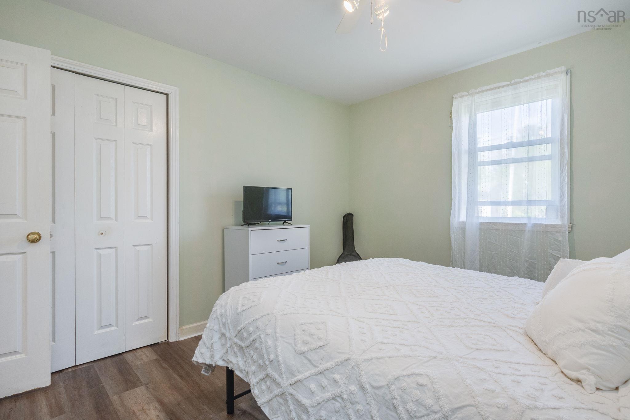 $270,000.00: 5 Maplewood Lane, Kingston
