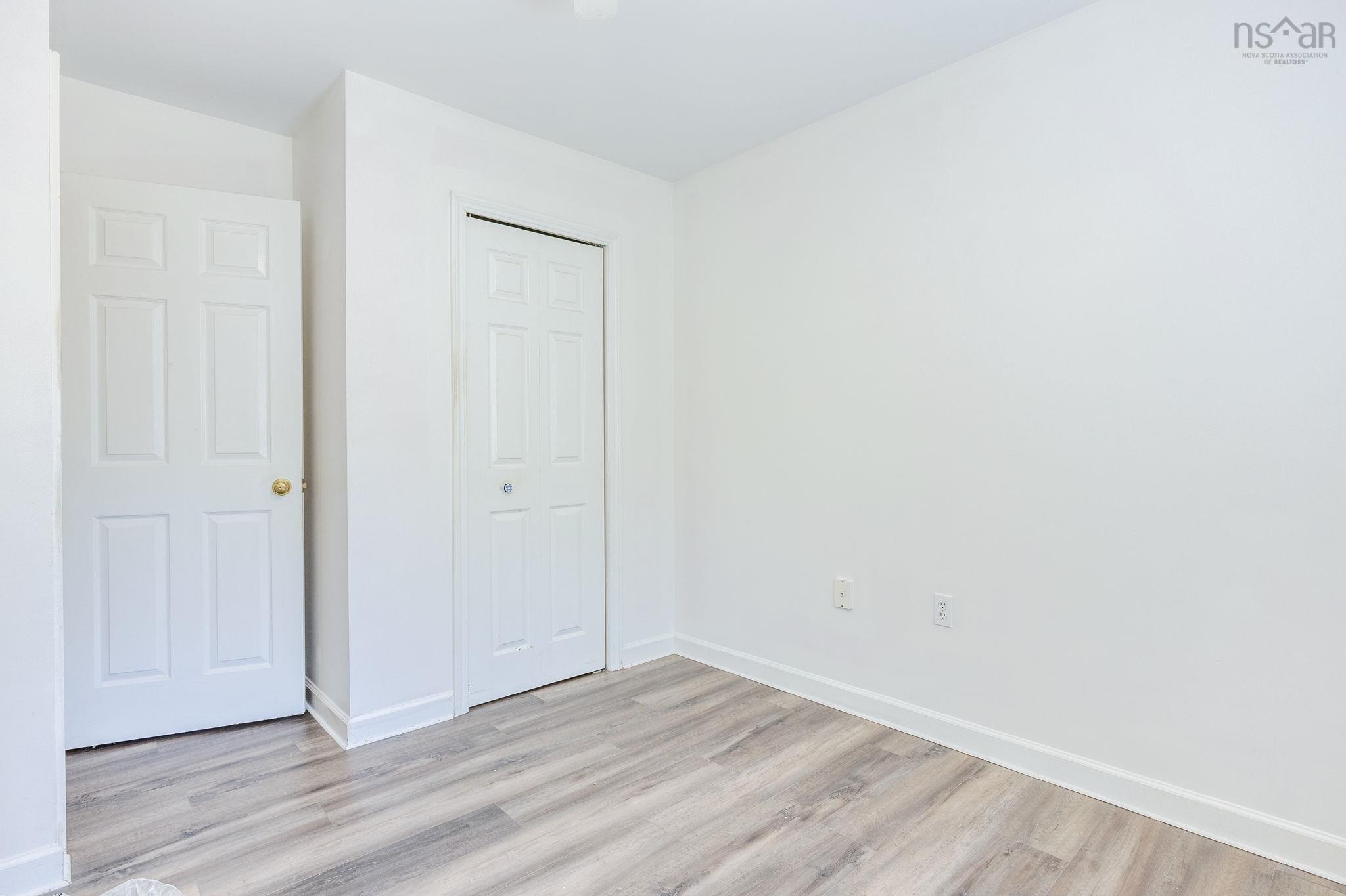 $270,000.00: 5 Maplewood Lane, Kingston