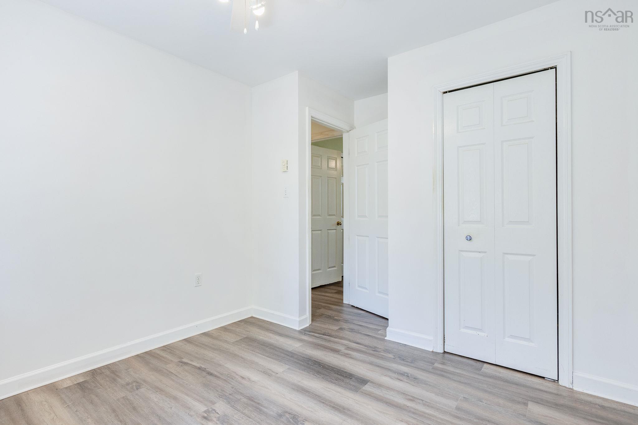 $270,000.00: 5 Maplewood Lane, Kingston