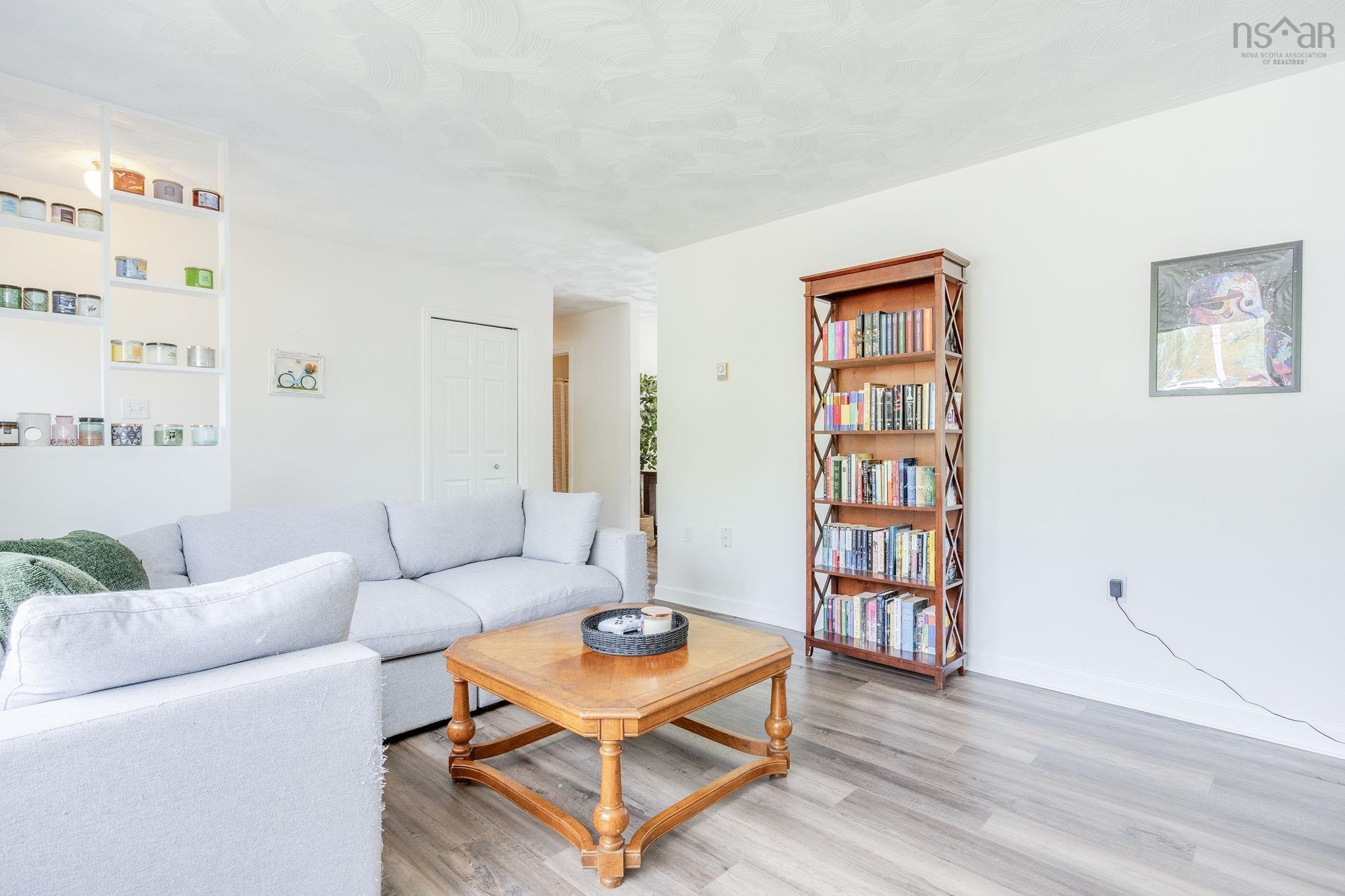 $270,000.00: 5 Maplewood Lane, Kingston