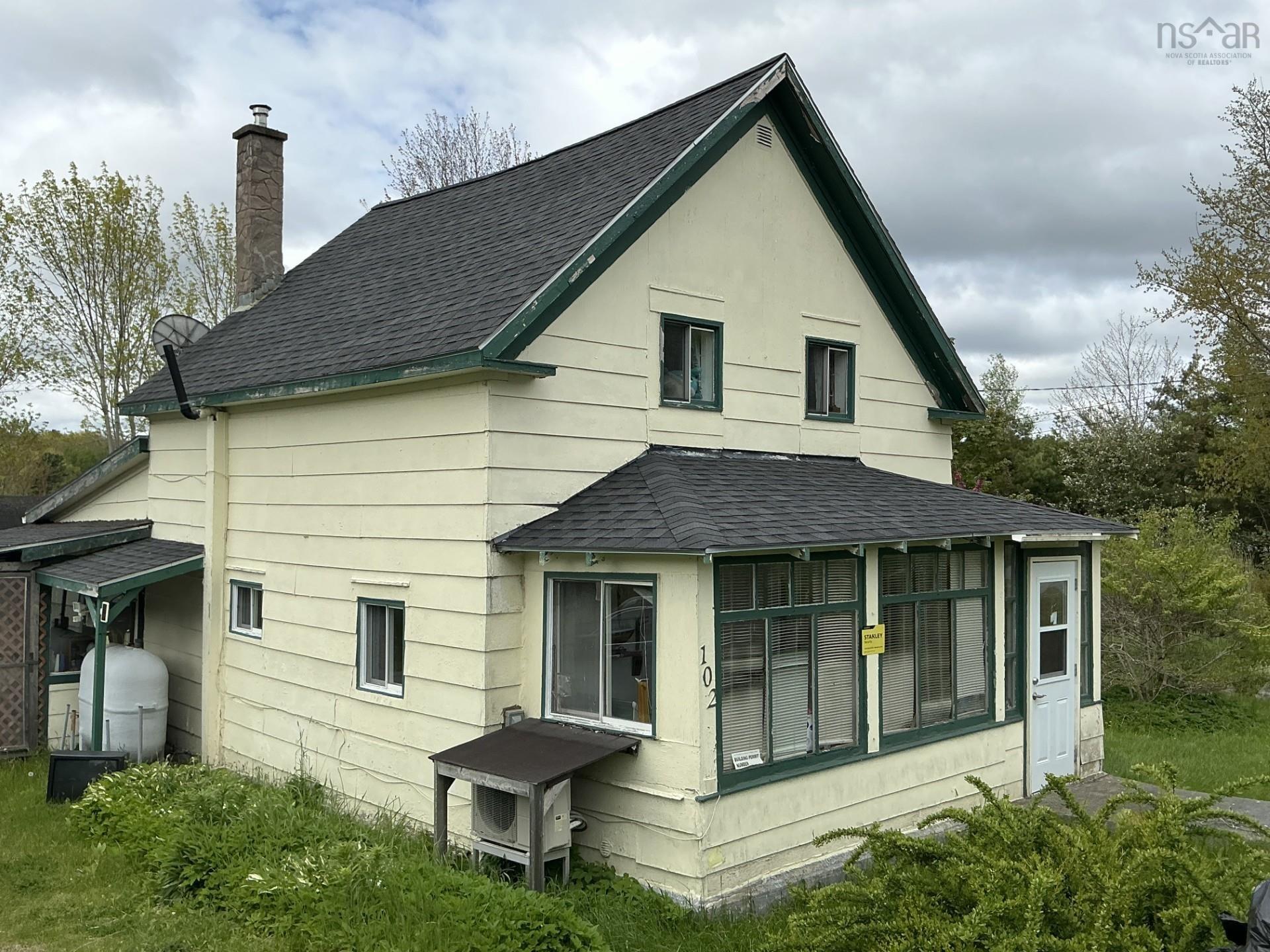 $279,900.00: 102 Highway 8, Milton