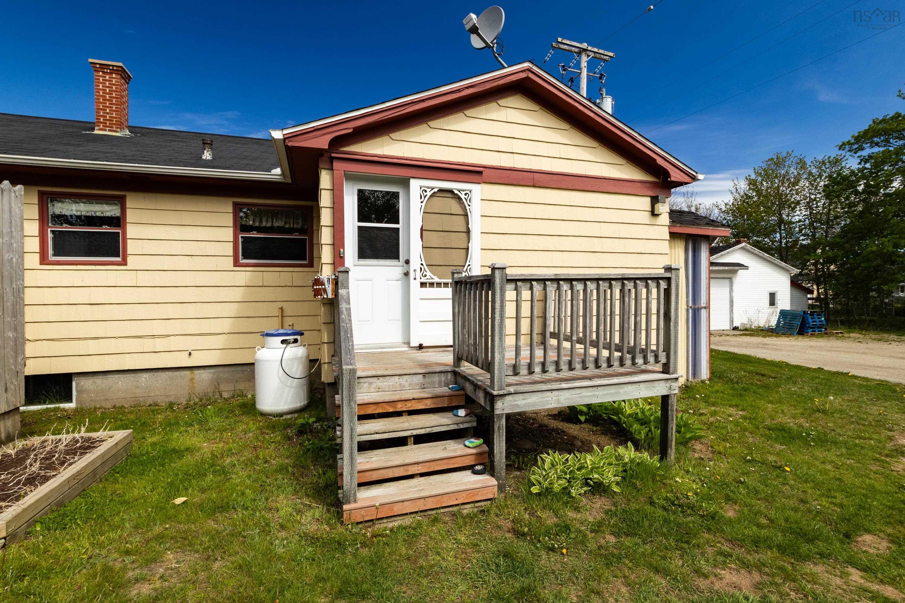 $279,000.00: 8370 Highway 1, Meteghan