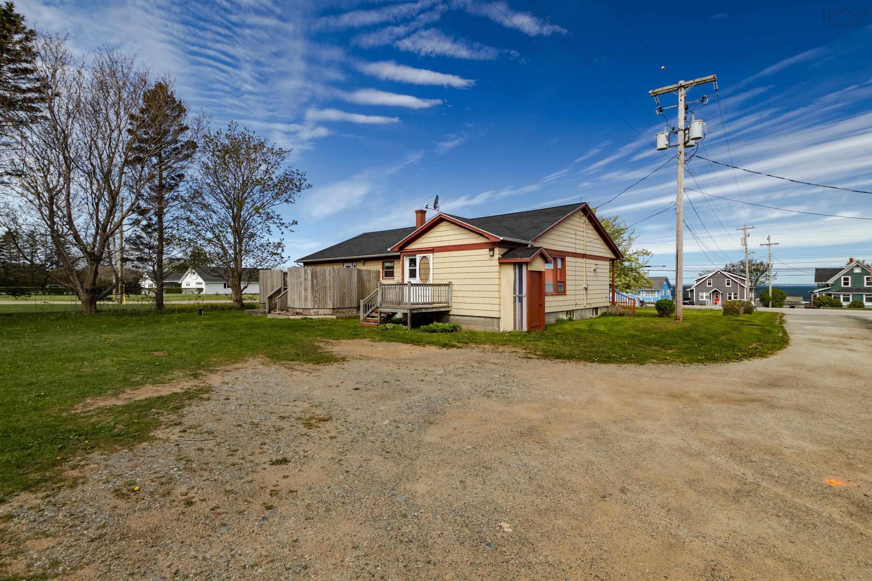$279,000.00: 8370 Highway 1, Meteghan