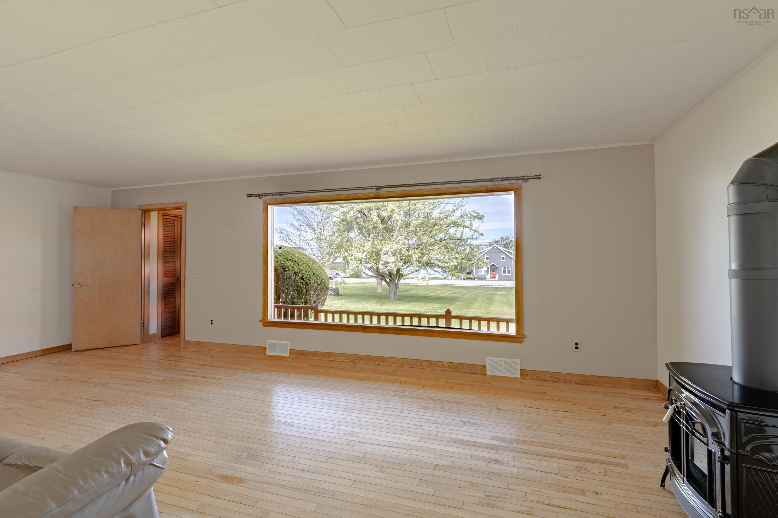 $279,000.00: 8370 Highway 1, Meteghan