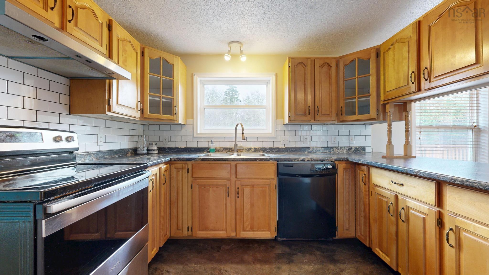 $465,000.00: 2905 Highway 3, Brass Hill